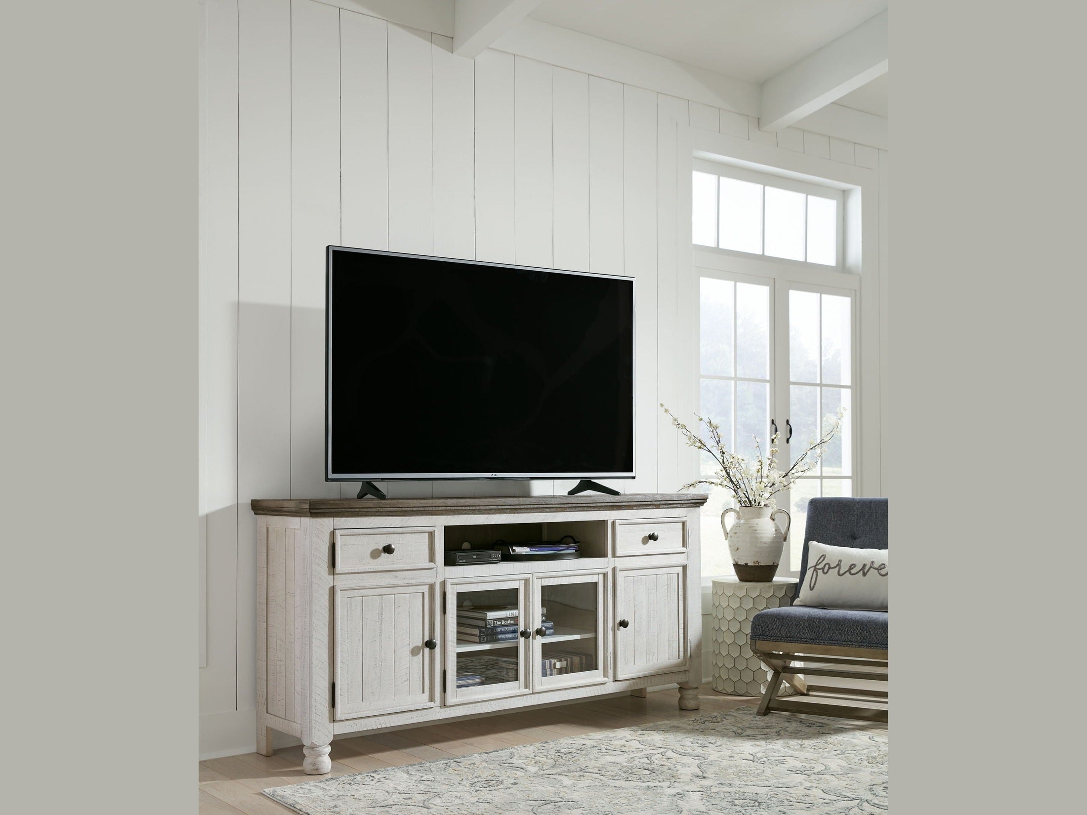 Havalance - Extra Large TV Stand - 4 Doors - Brown / Beige