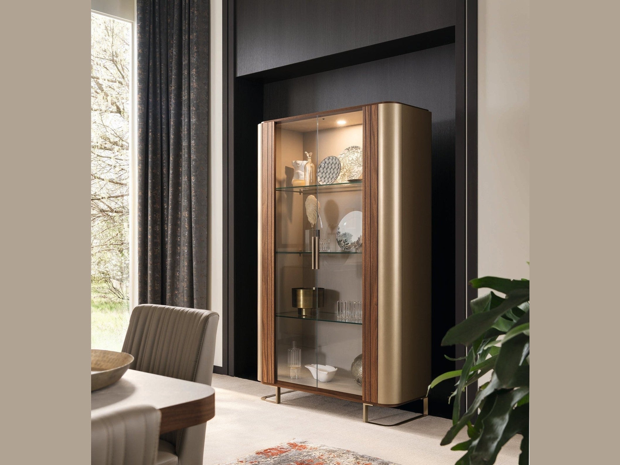 Hera curio cabinet  by ALF italia