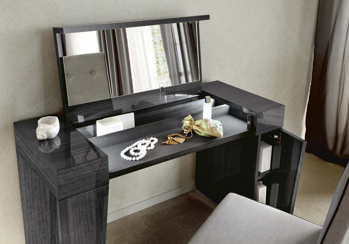 Monte Carlo Bedroom Set