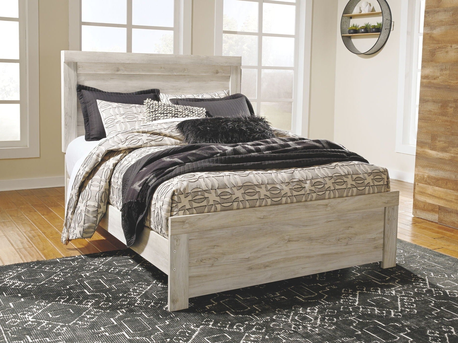 Bellaby - Panel Bed
