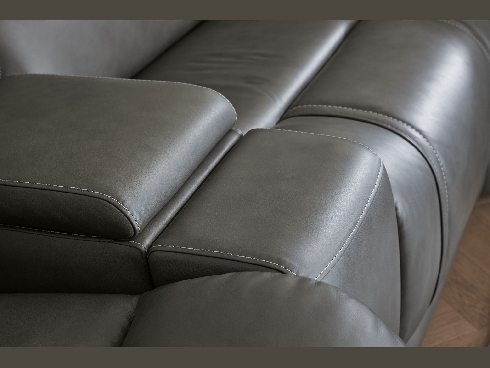 5Z-Harrenhurst - Power Reclining Sectional