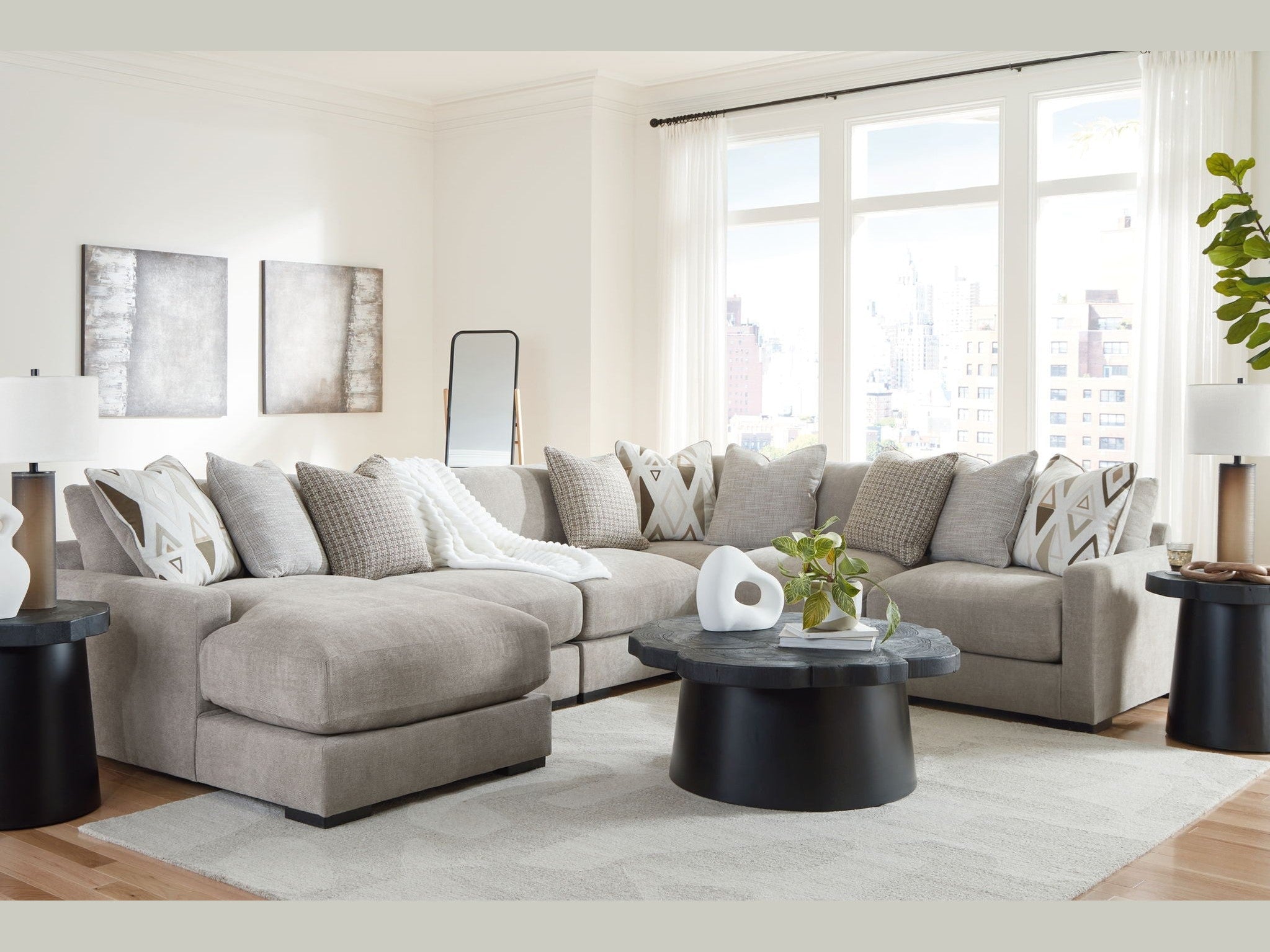 Aslan Court - Sectional