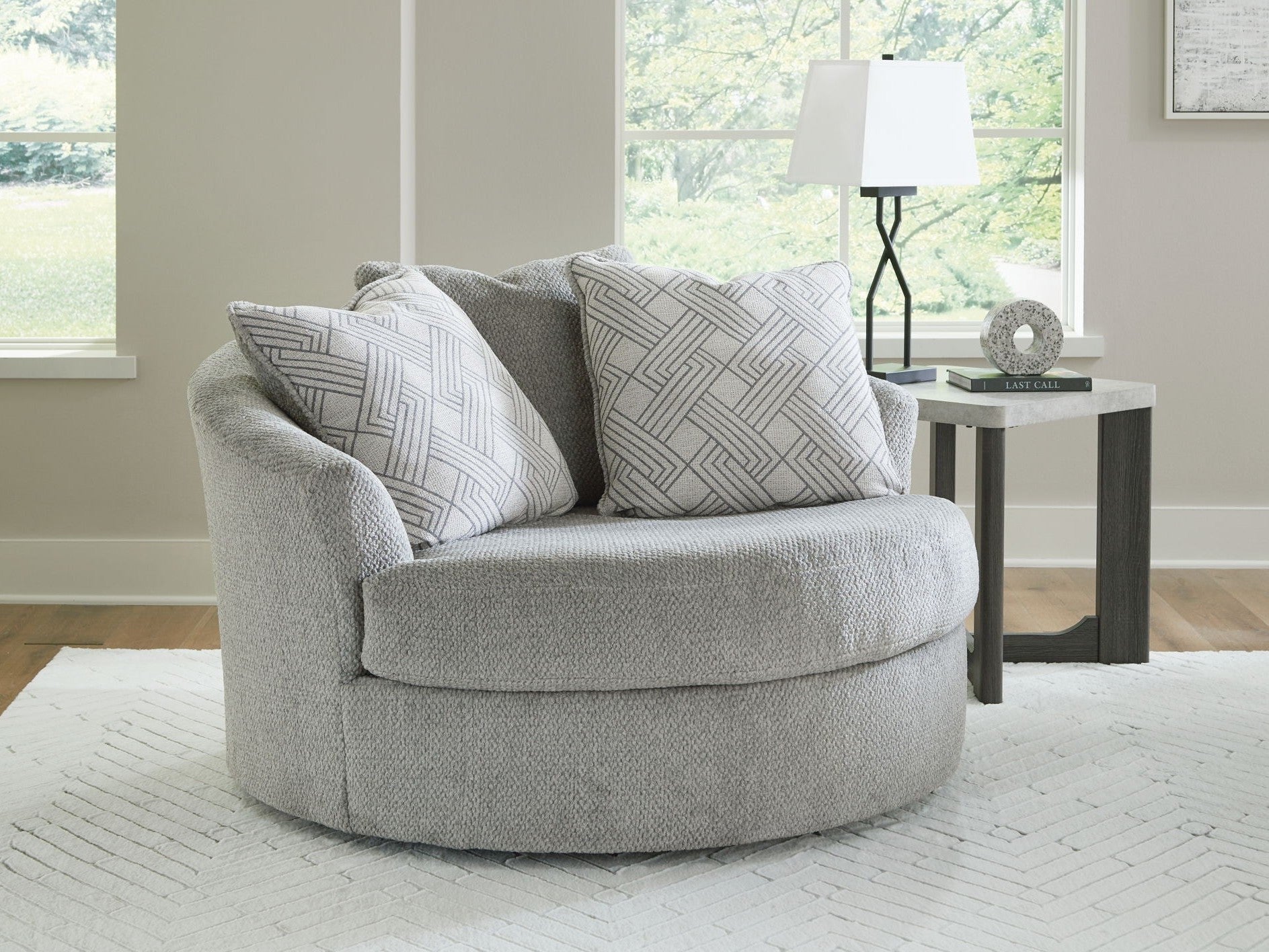 Casselbury - Oversized Swivel Accent Chair - Cement
