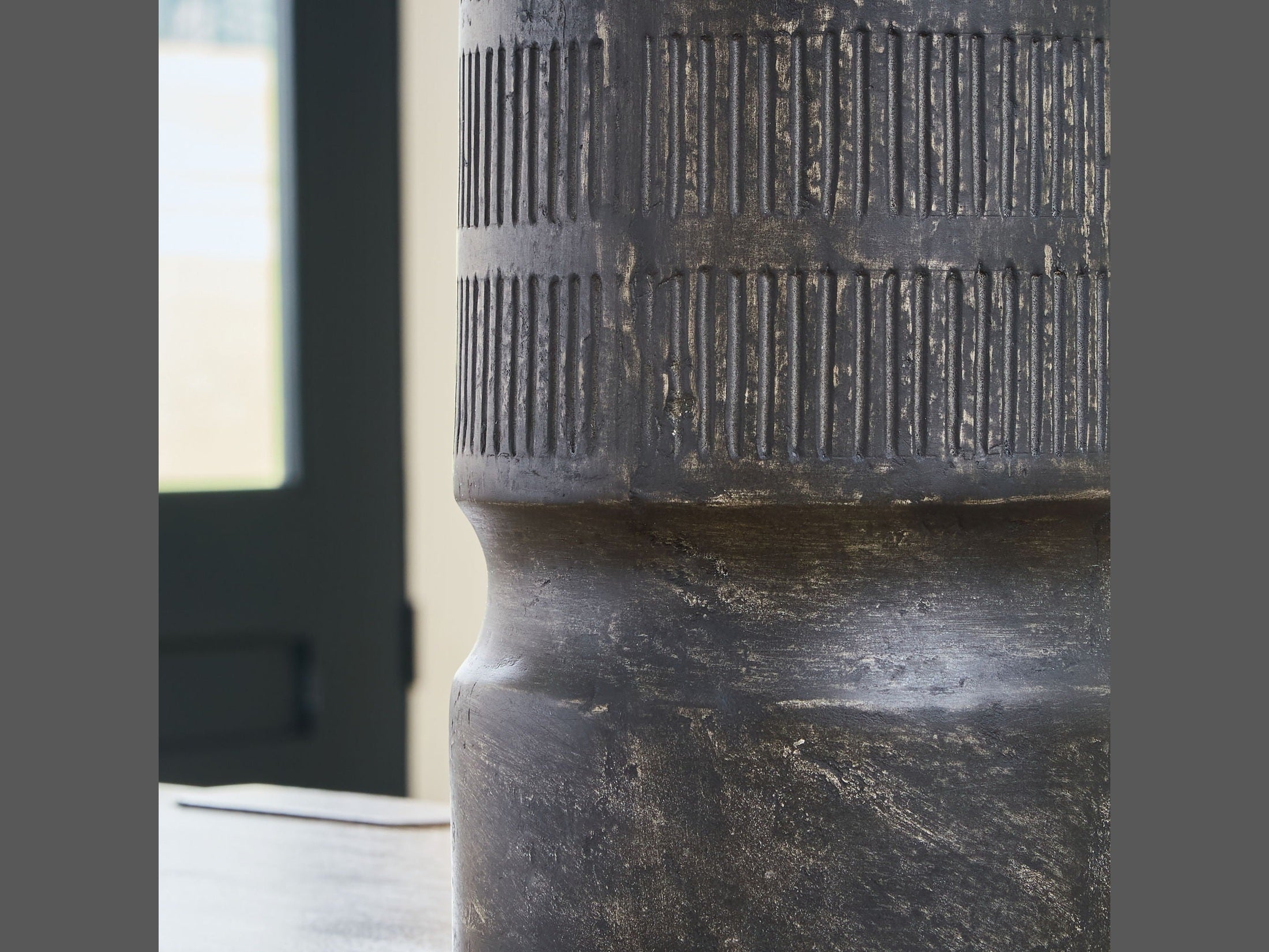 Beninworth - Vase
