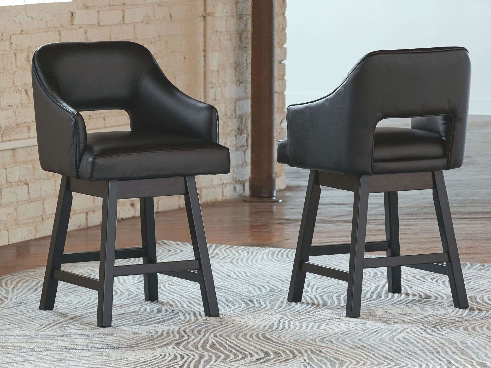 Tallenger - Upholstered Swivel Barstool (Set of 2)