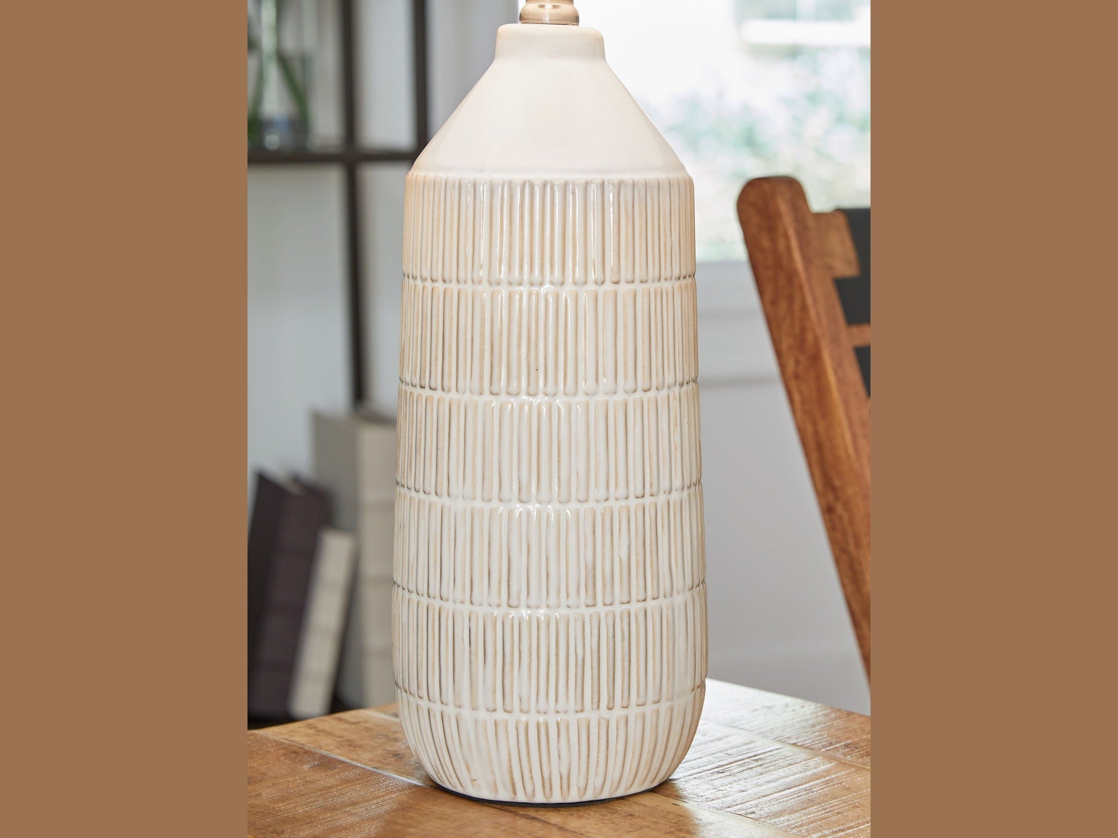 Willport - Ceramic Table Lamp (Set of 2) - Off White