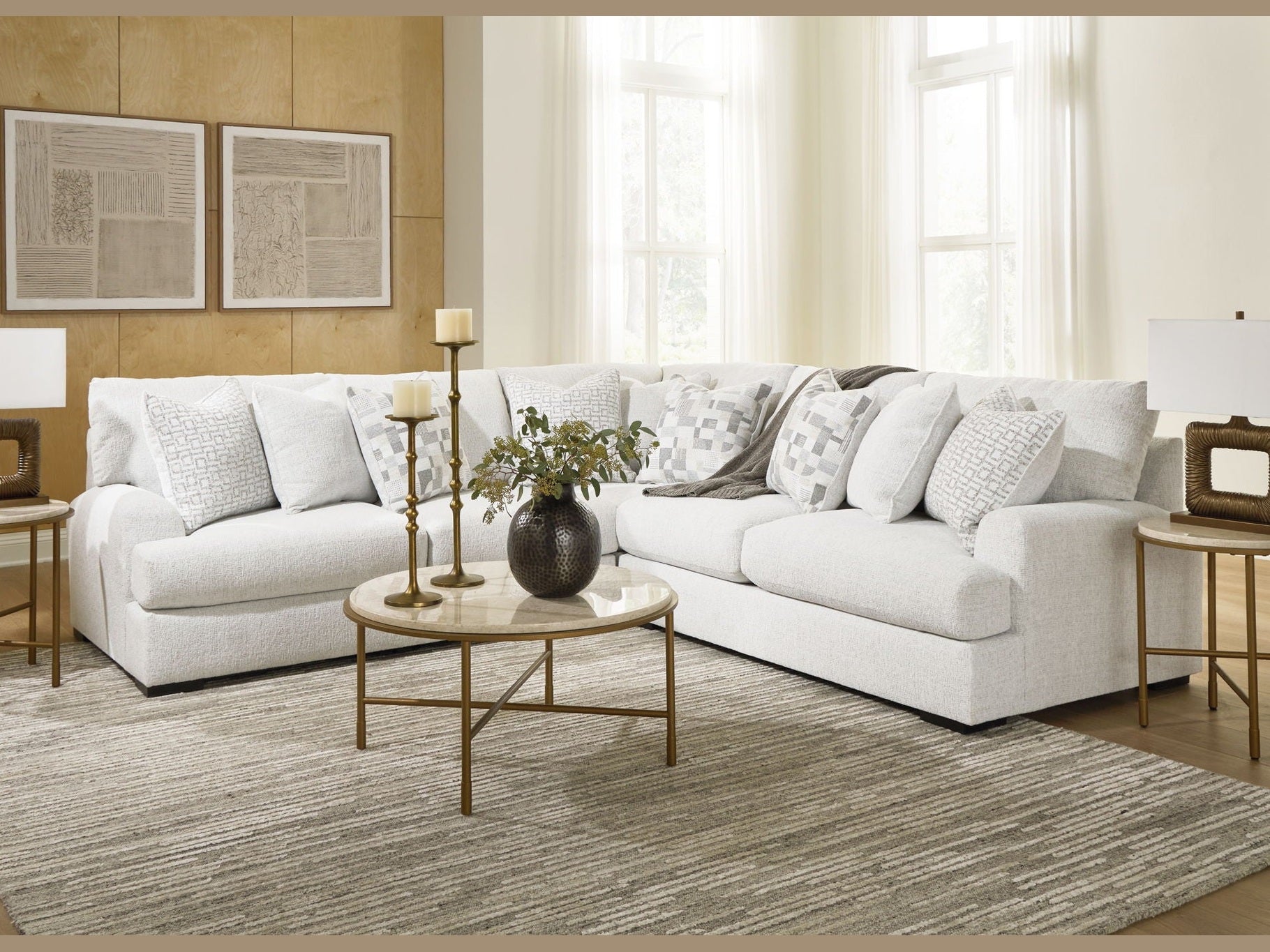 Wynncroft Manor - Sectional