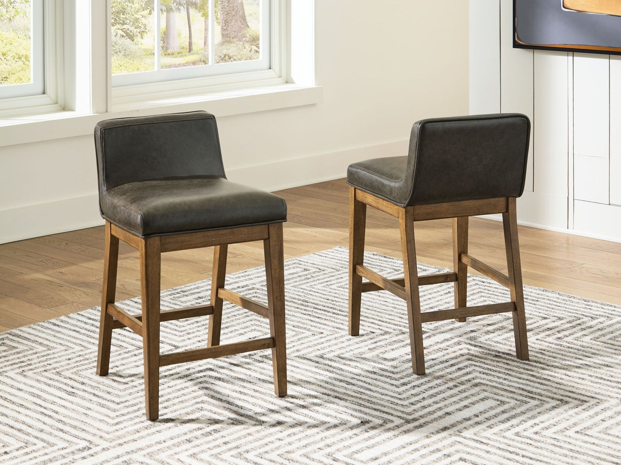 Cabalynn - Upholstered Barstool (Set of 2) - Two-tone Brown