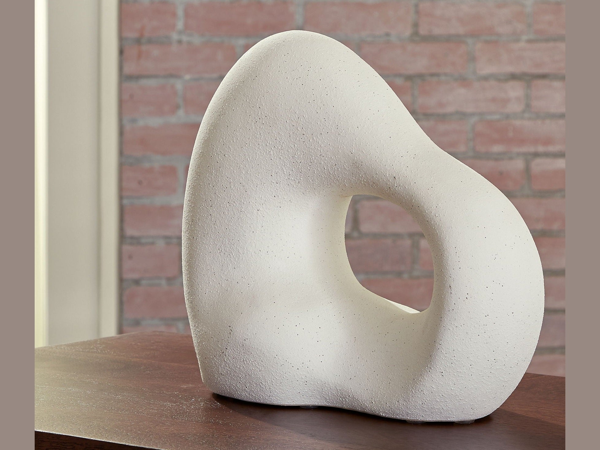 Arthrow - Sculpture - 11" - Off White