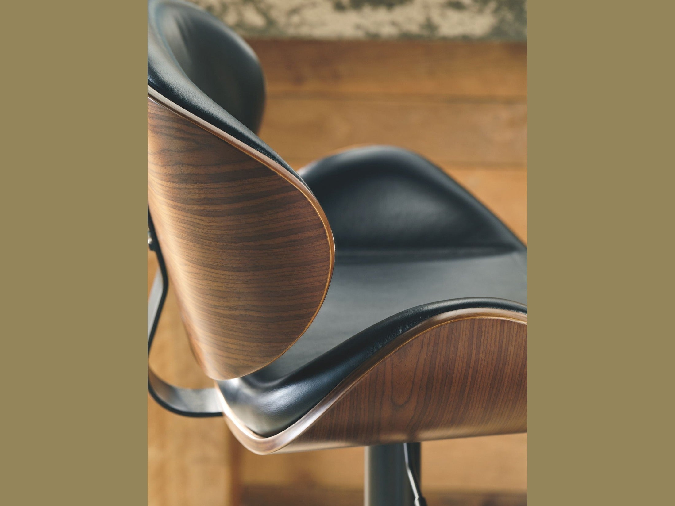Bellatier - Adjustable Height Barstool