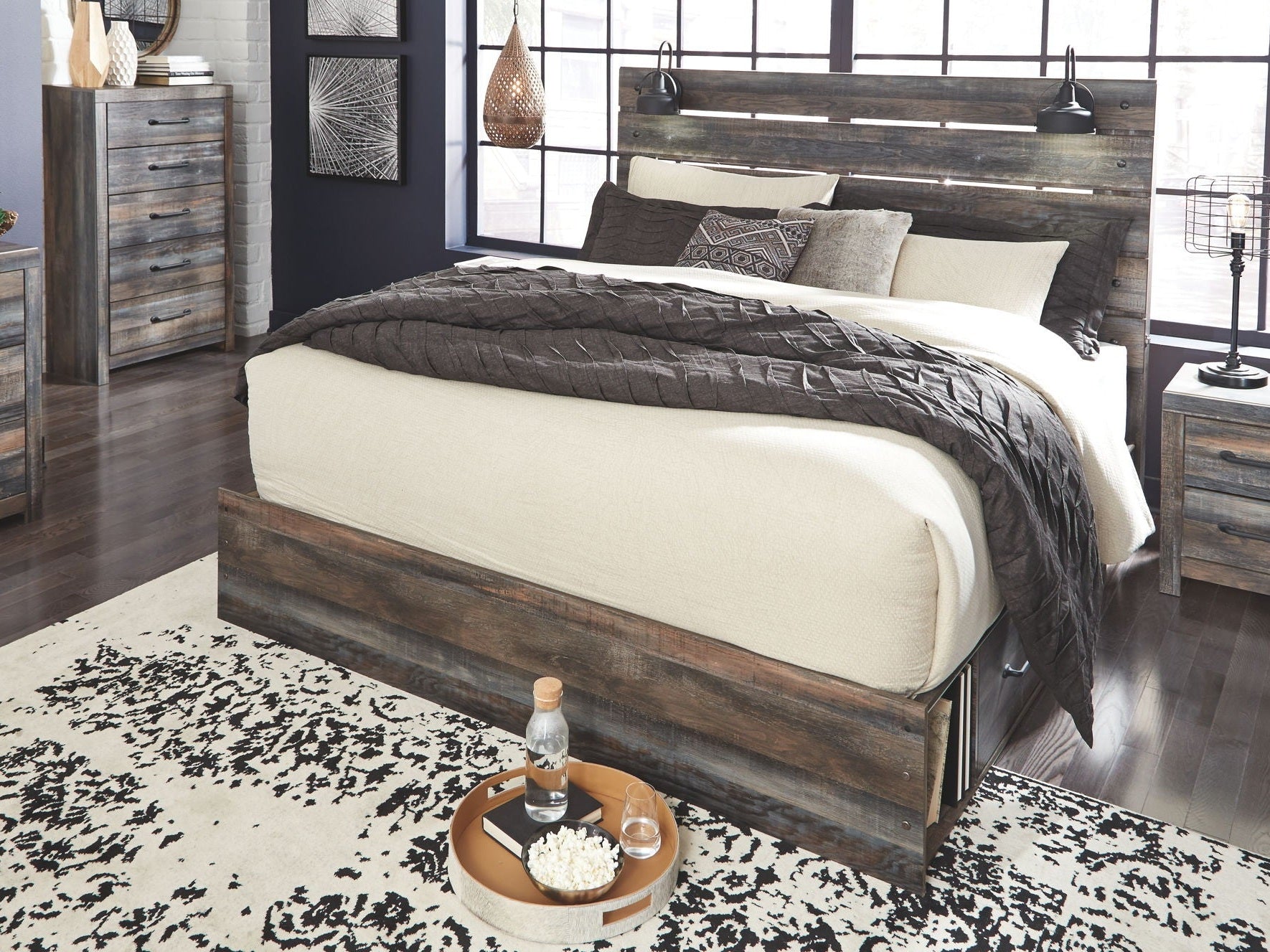 Drystan - Panel Bedroom Set