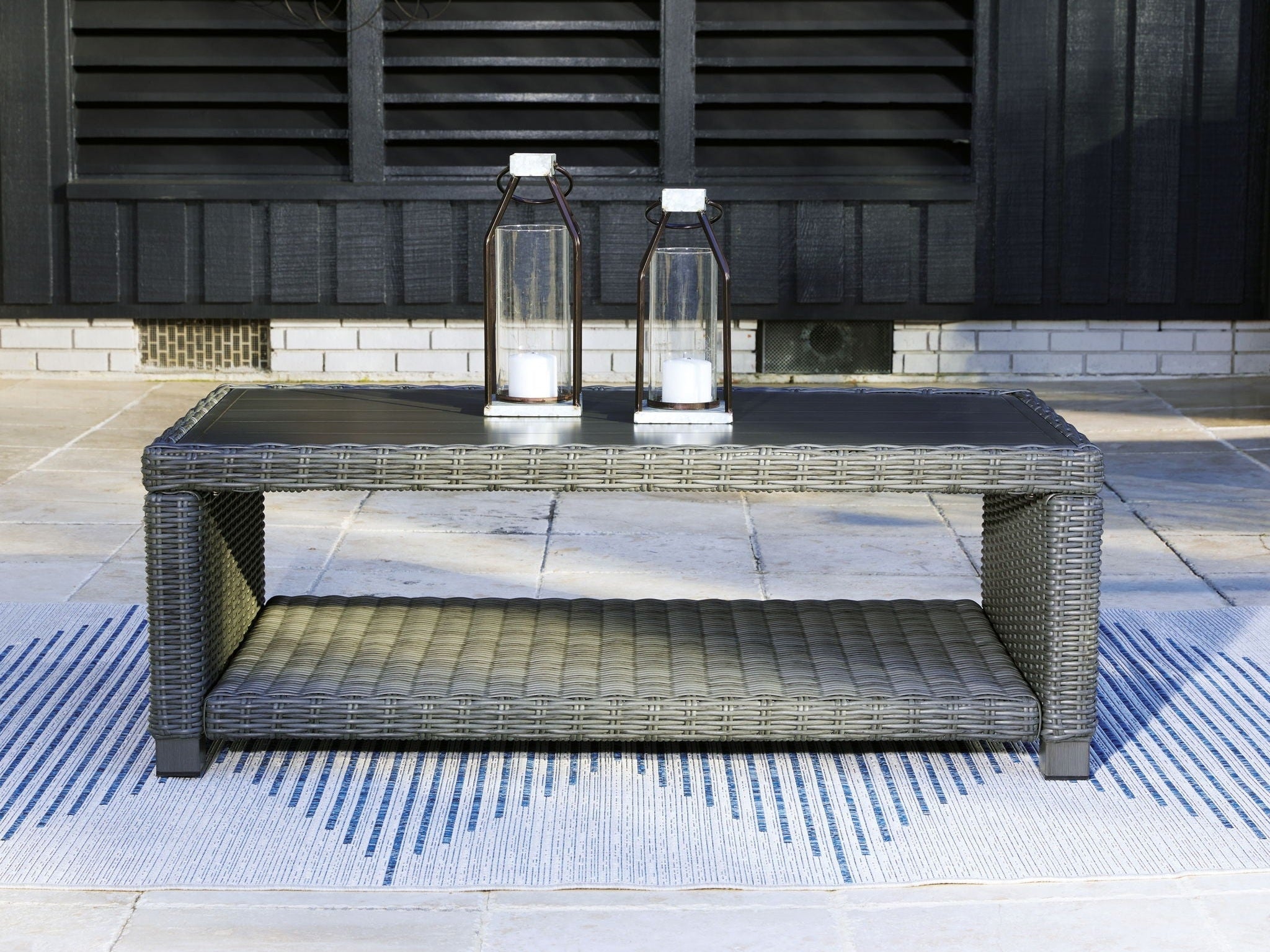 Elite Park - Rectangular Cocktail Table - Gray