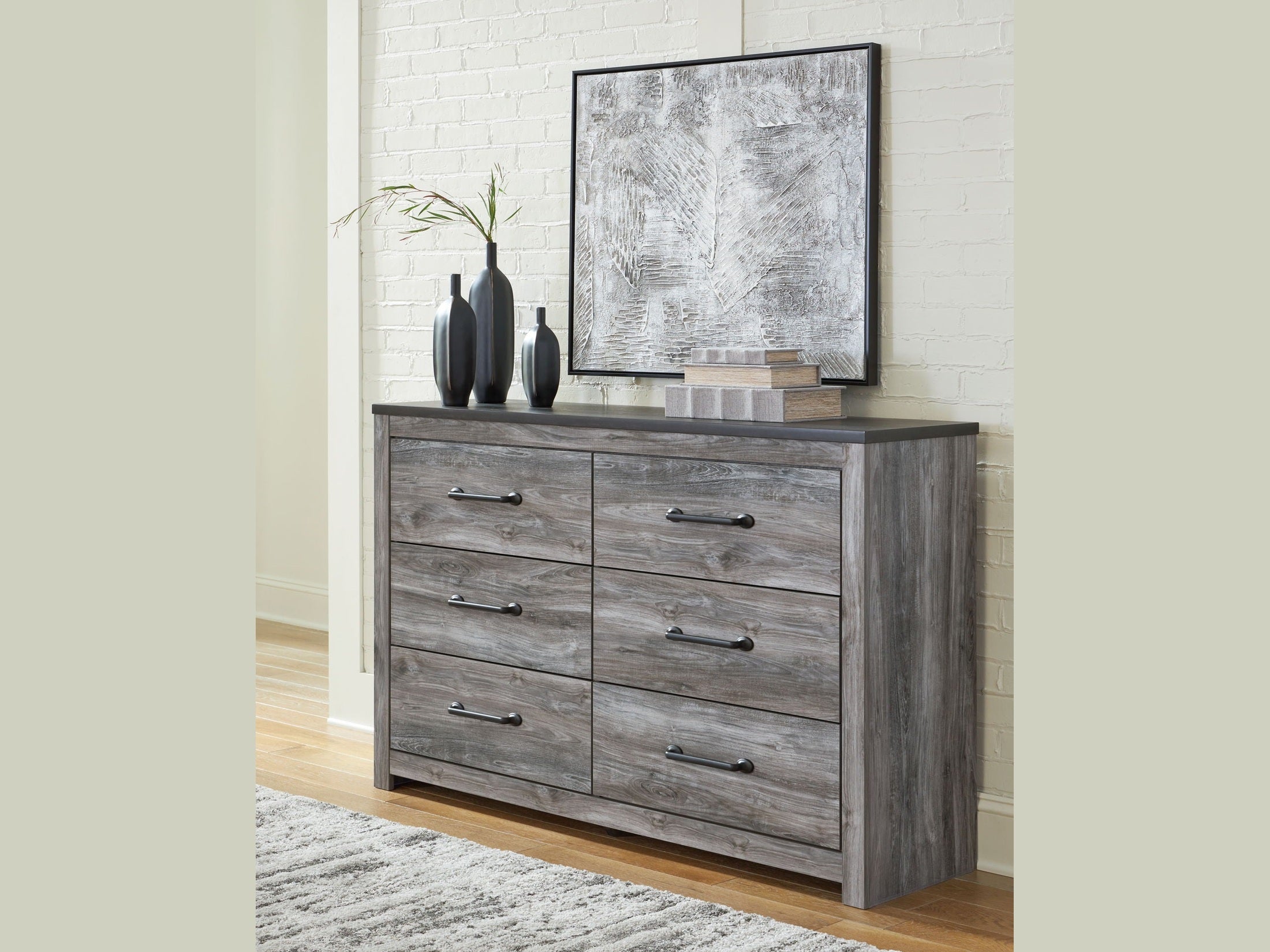 Bronyan - Dresser