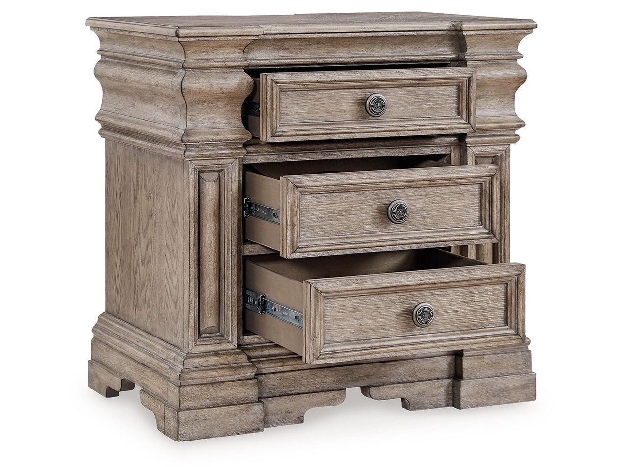 Blairhurst - Three Drawer Night Stand - Light Grayish Brown