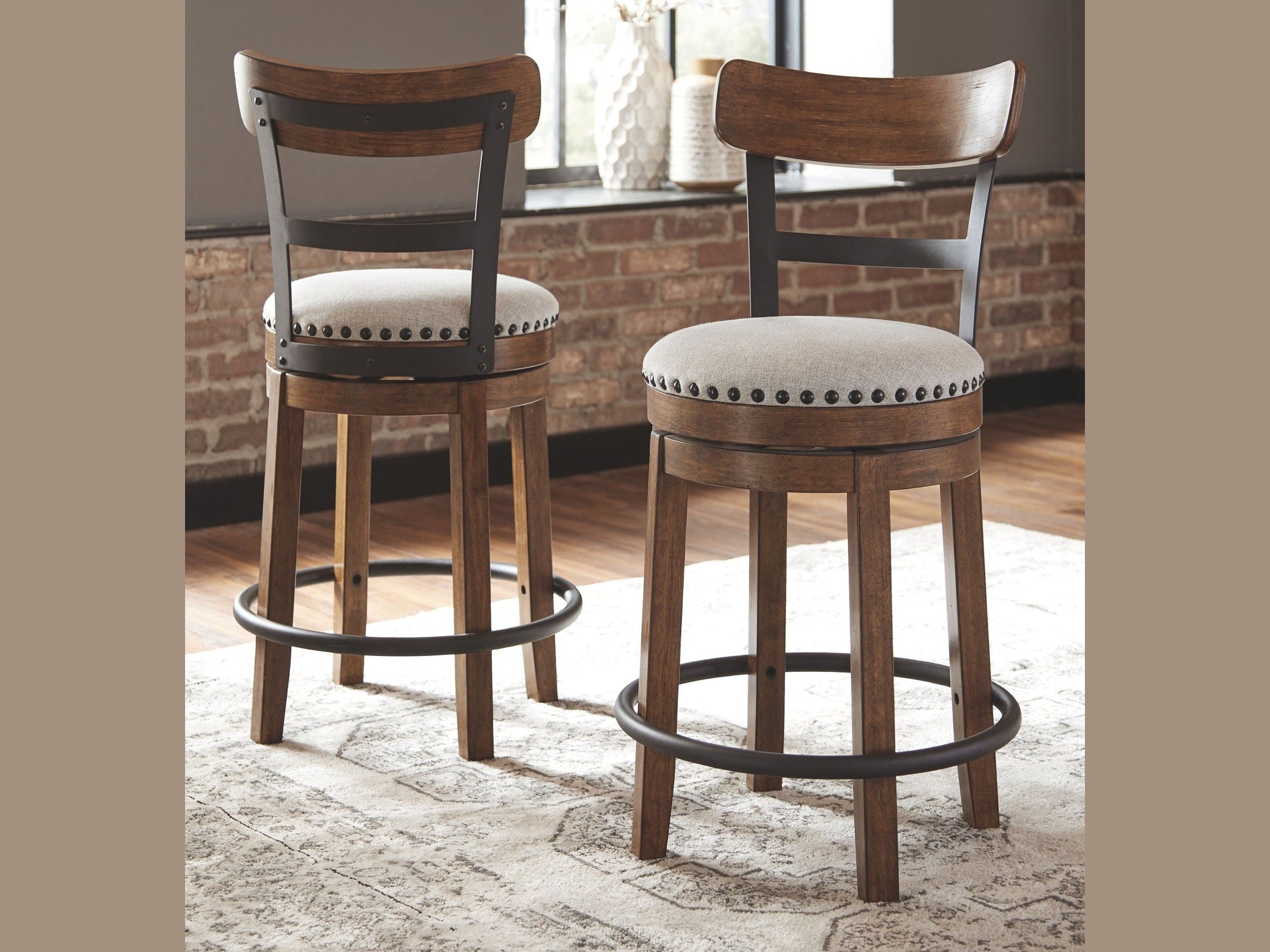 Valebeck - Counter Height Table Set