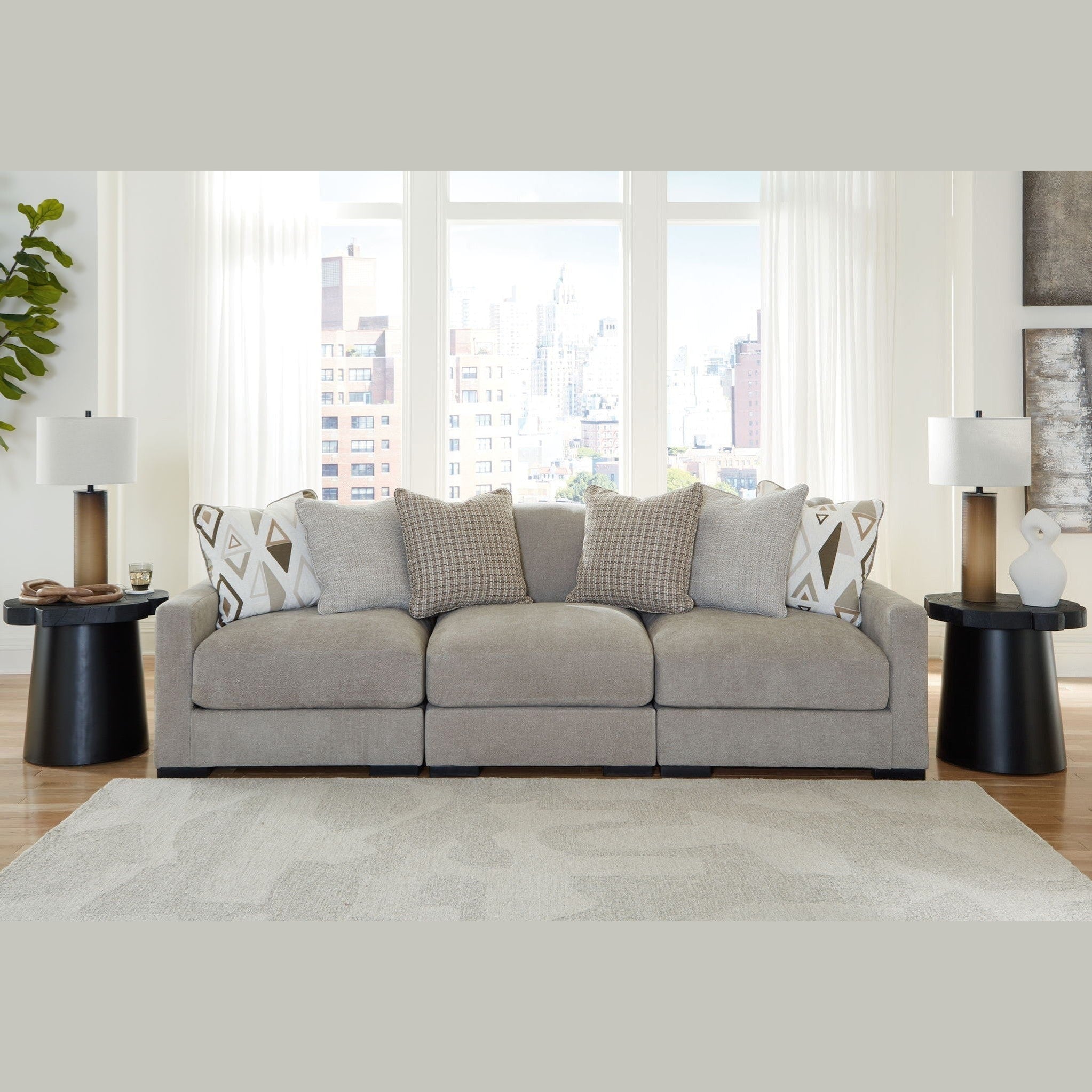 Aslan Court - Sectional