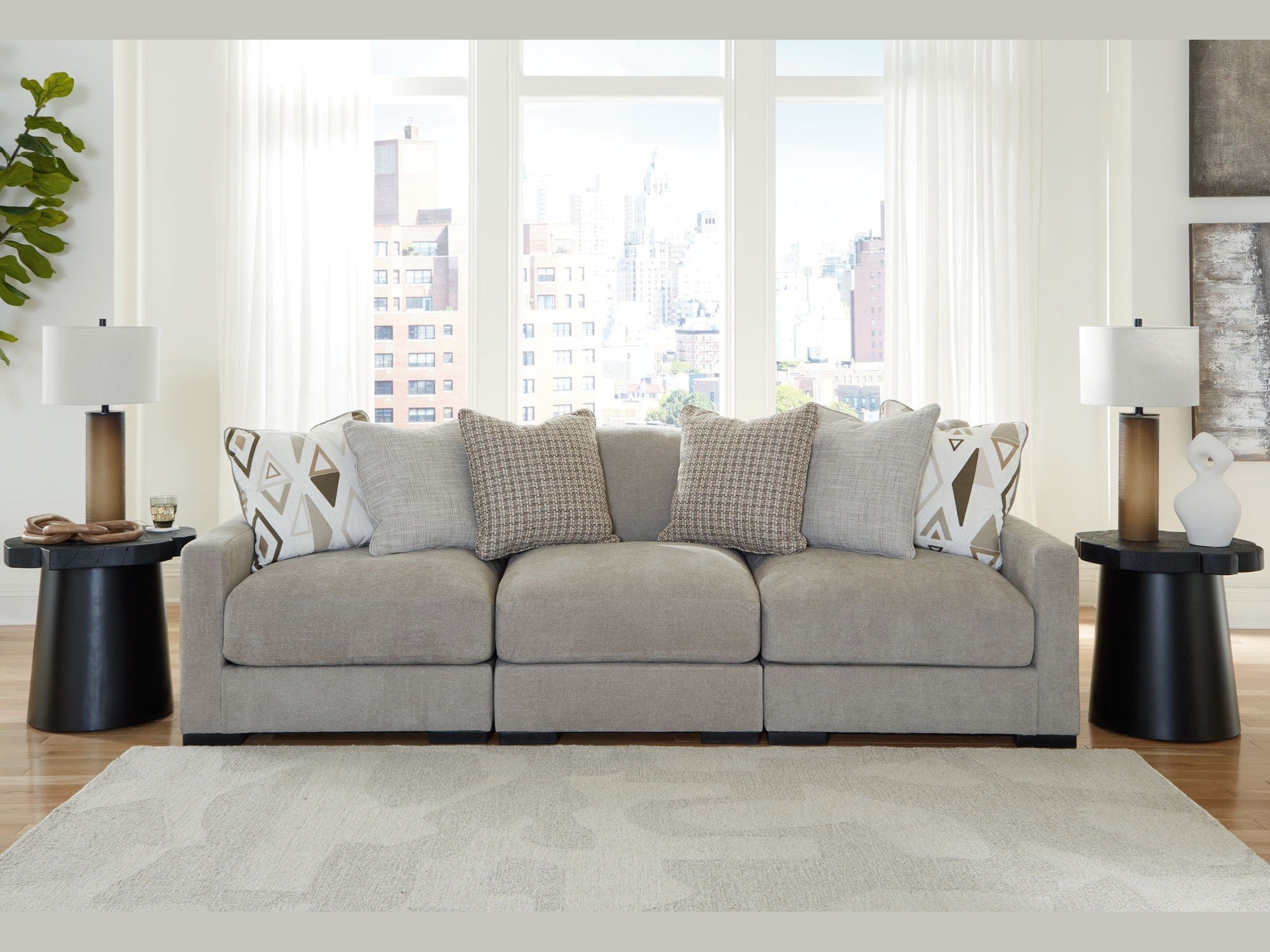 Aslan Court - Sectional