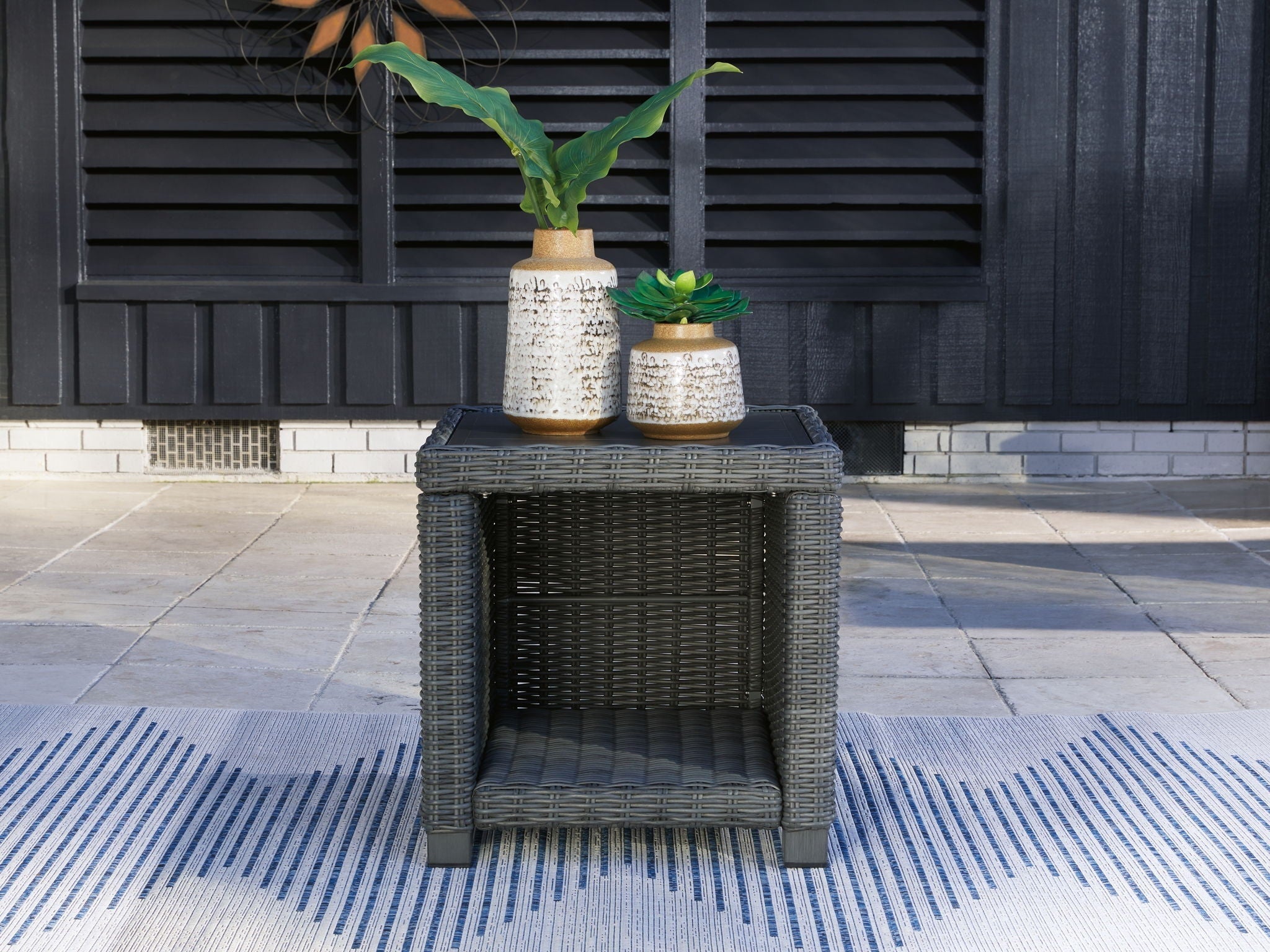 Elite Park - Square End Table - Gray