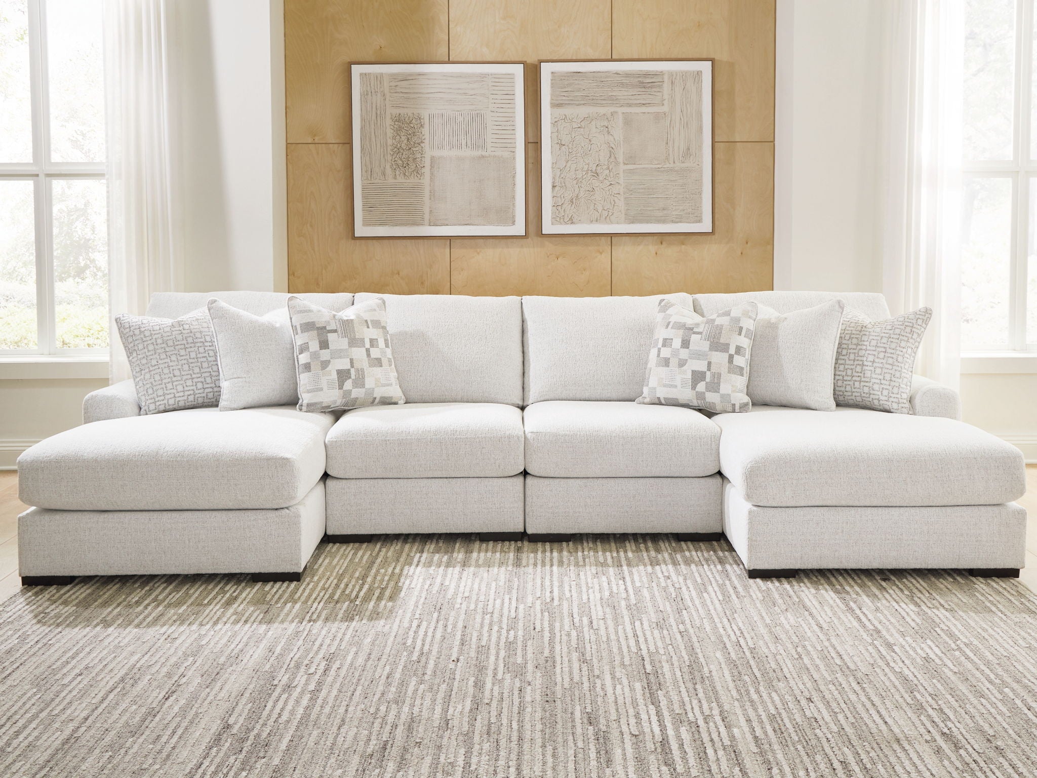 Wynncroft Manor - Sectional