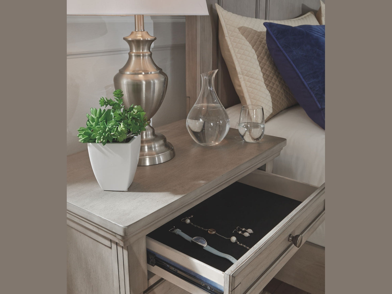 Lettner - Nightstand