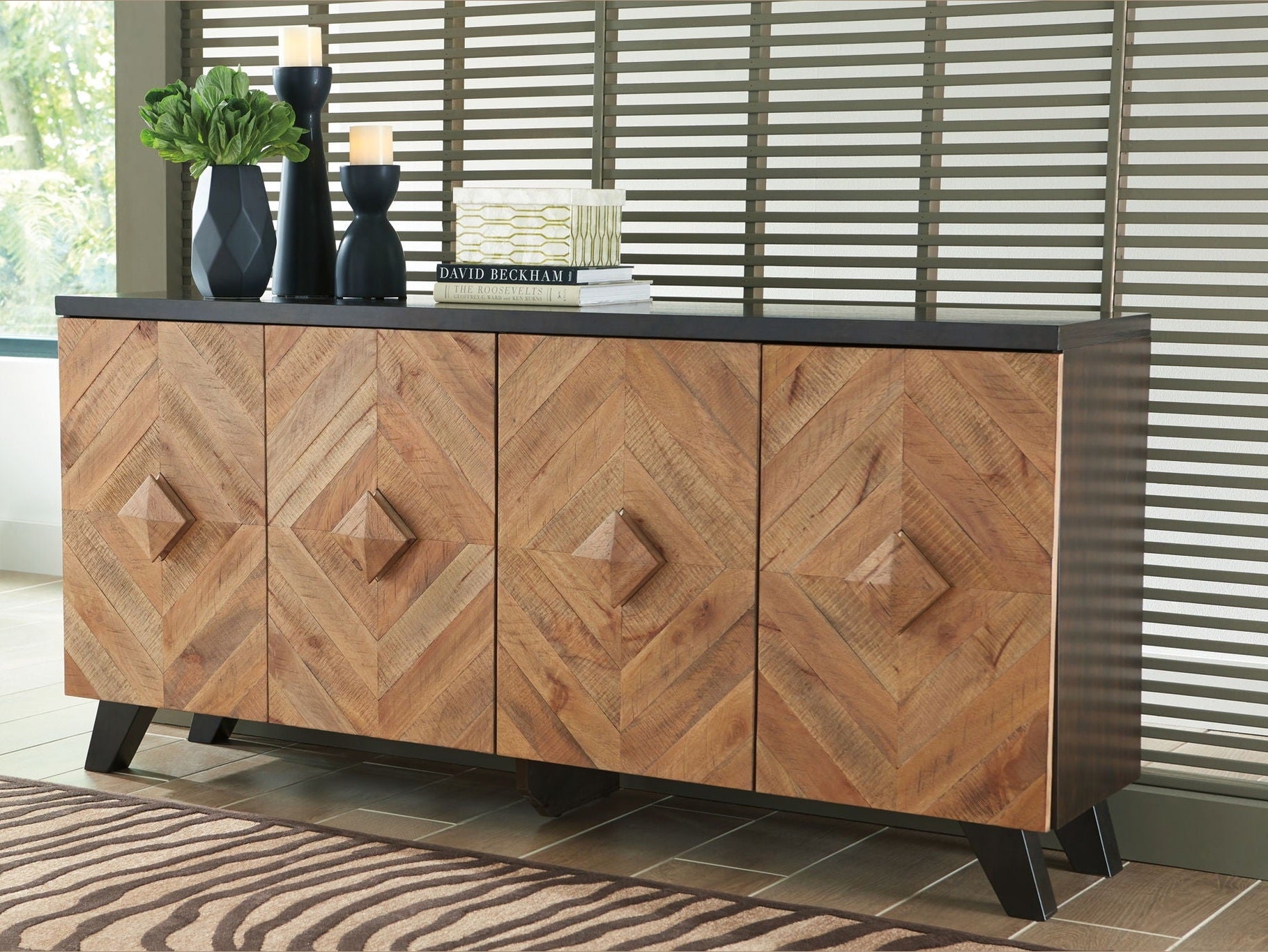 Robin Ridge - Accent Cabinet - Brown / Beige