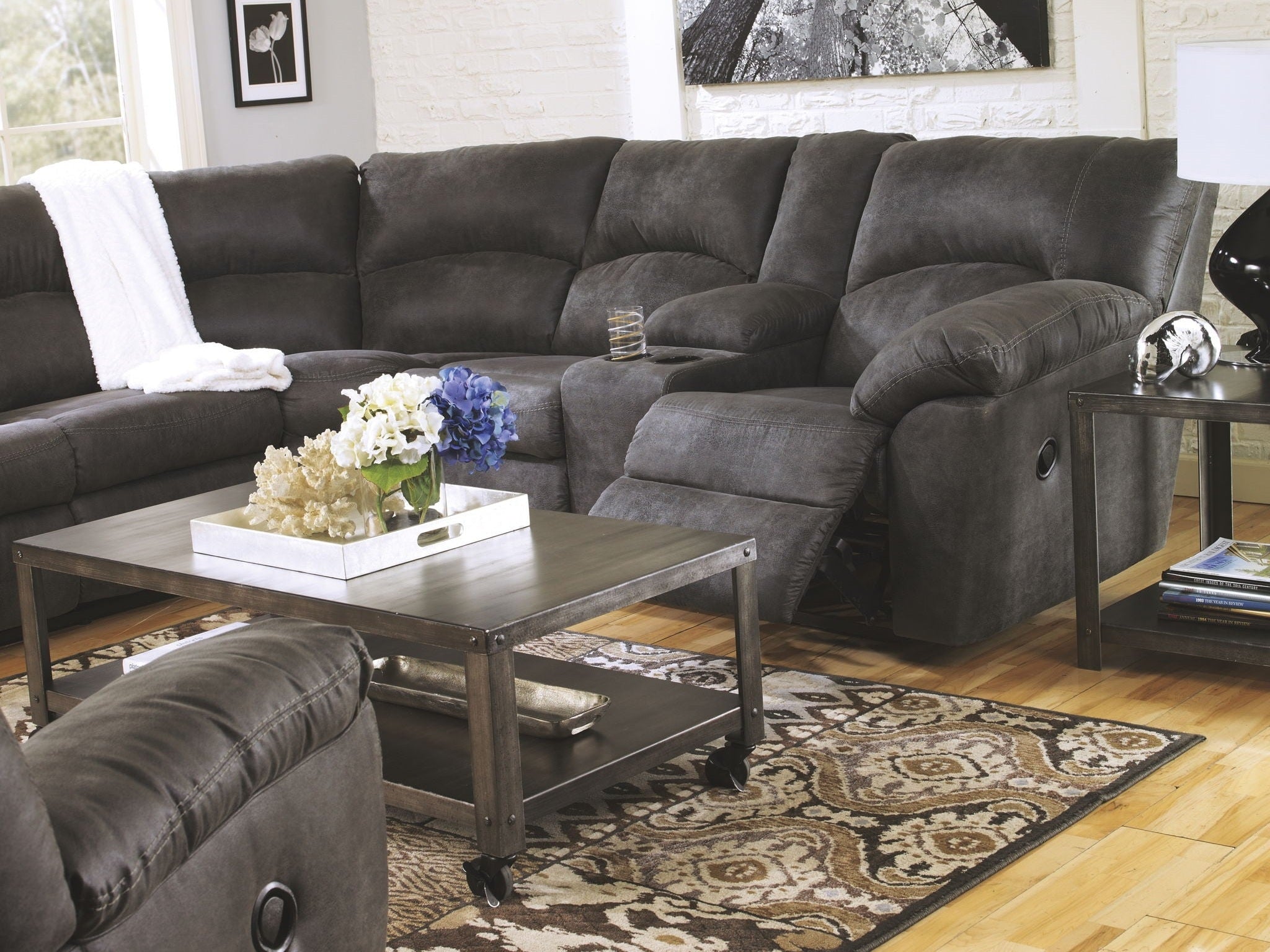 Tambo - Reclining Living Room Set
