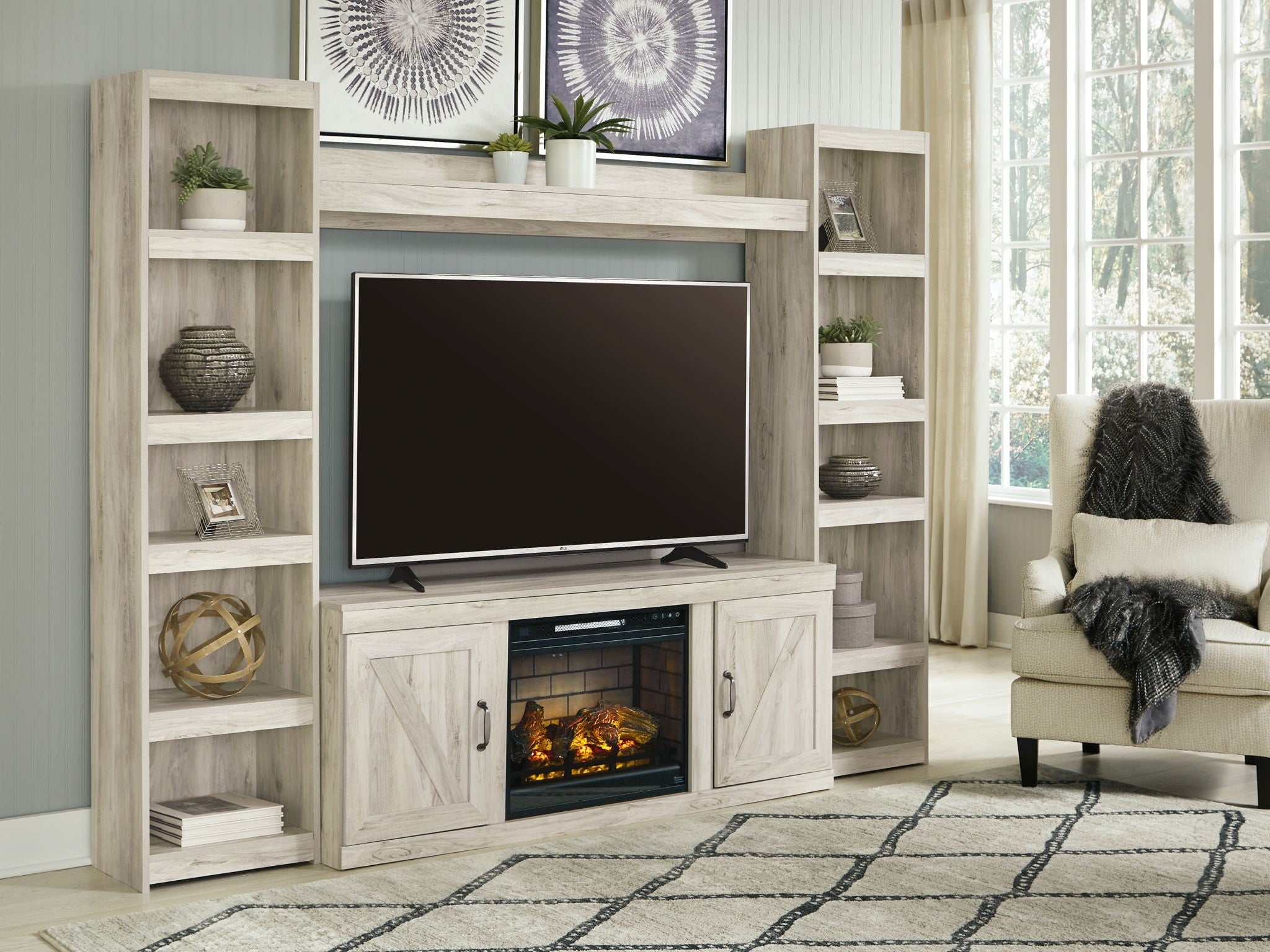 Bellaby - Entertainment Center