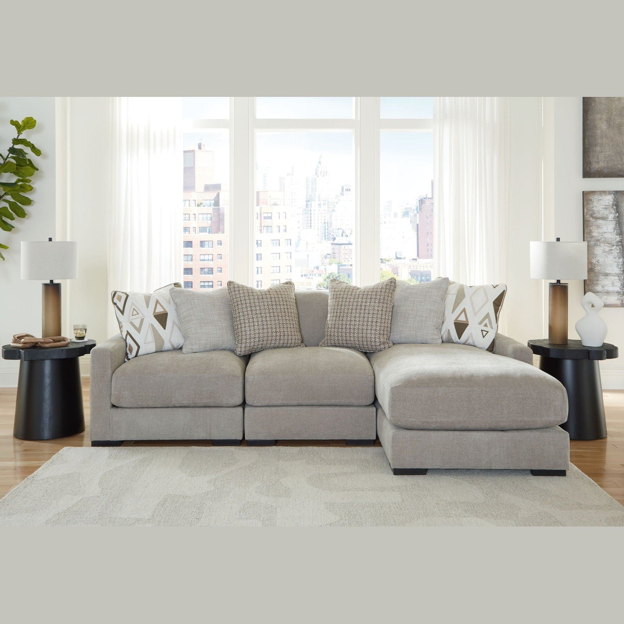 Aslan Court - Sectional