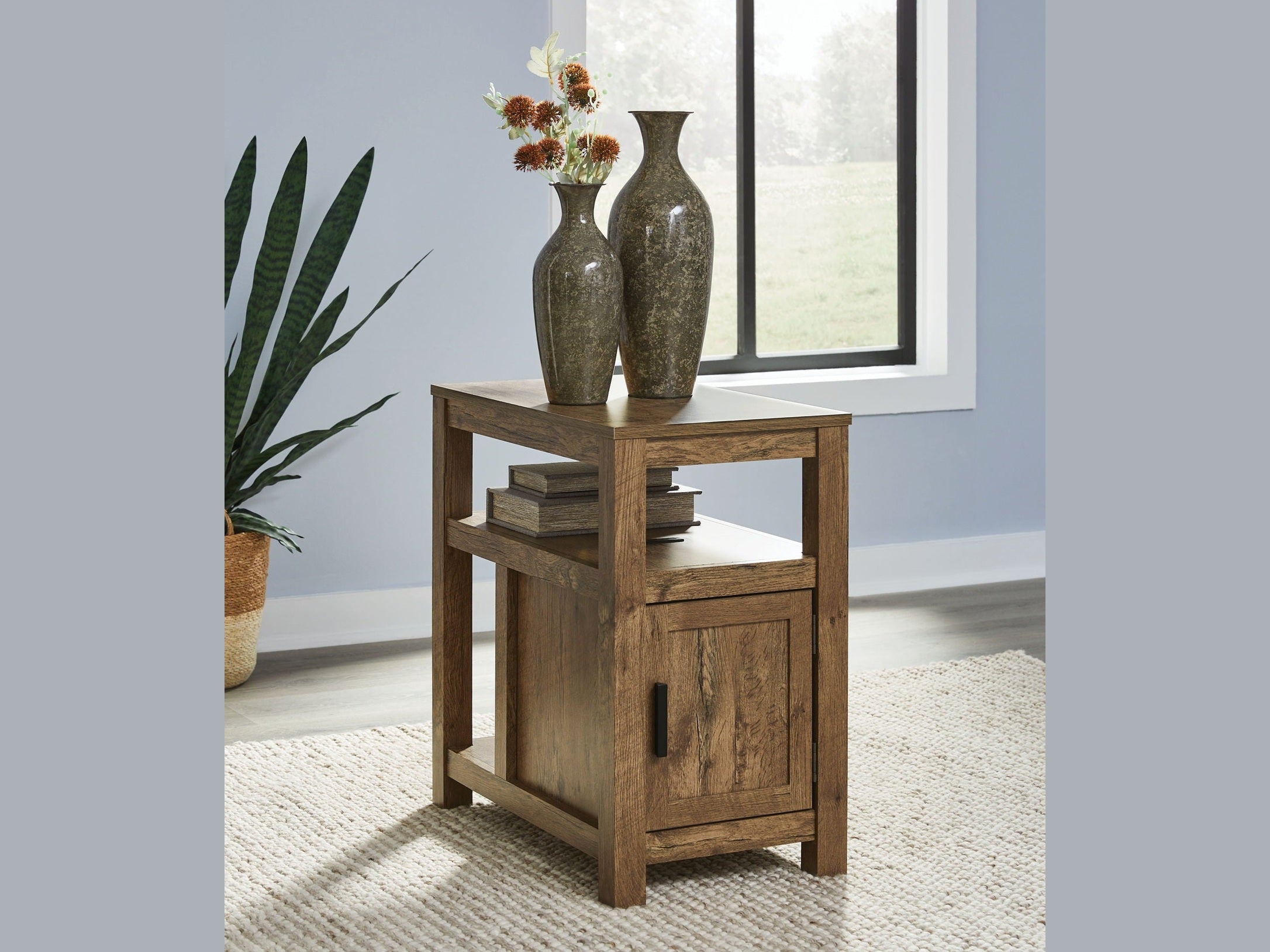 Fendenmore - Chair Side End Table