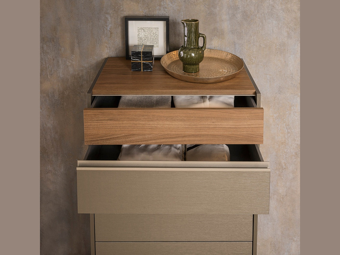 City Life Modern 6-Drawer Chest