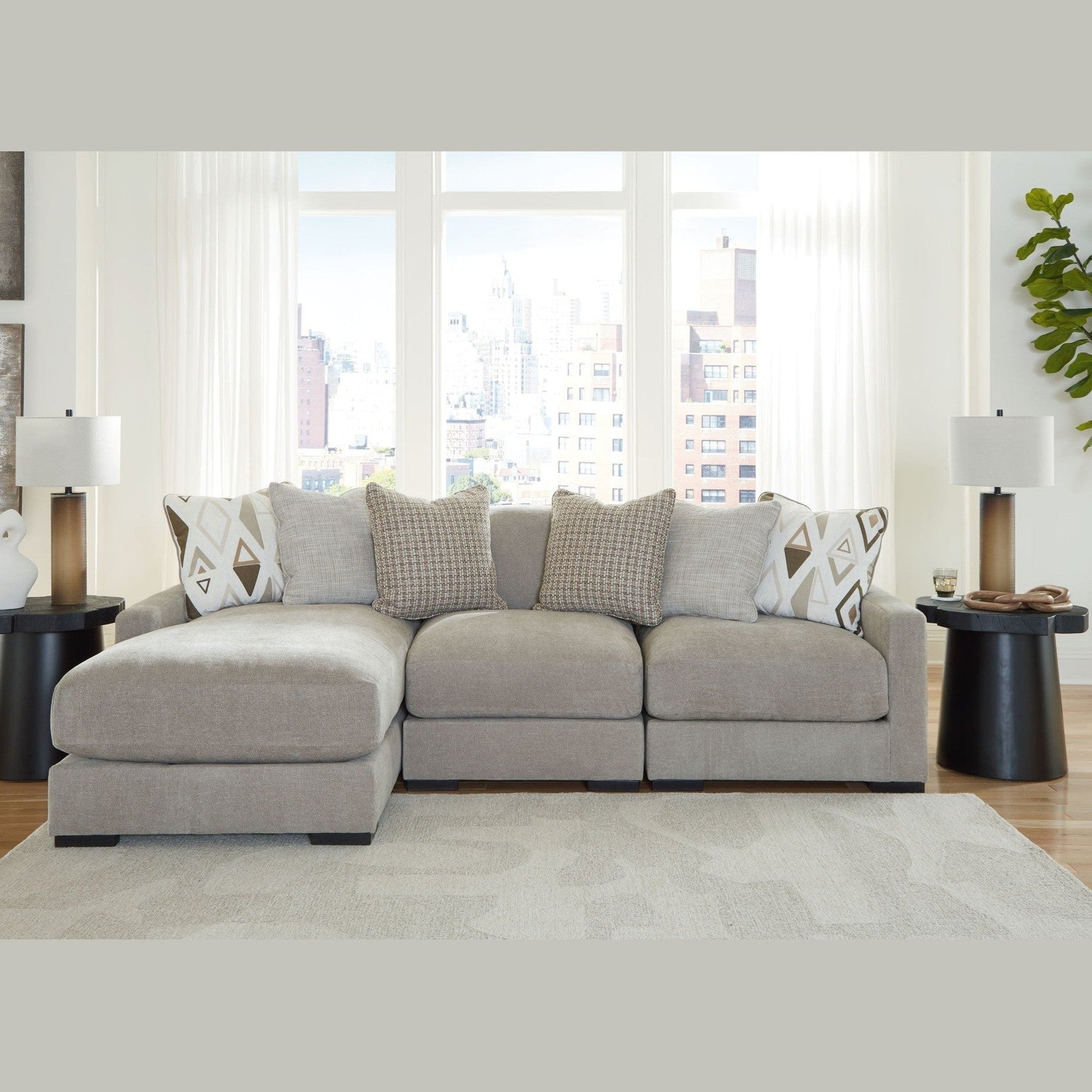 Aslan Court - Sectional