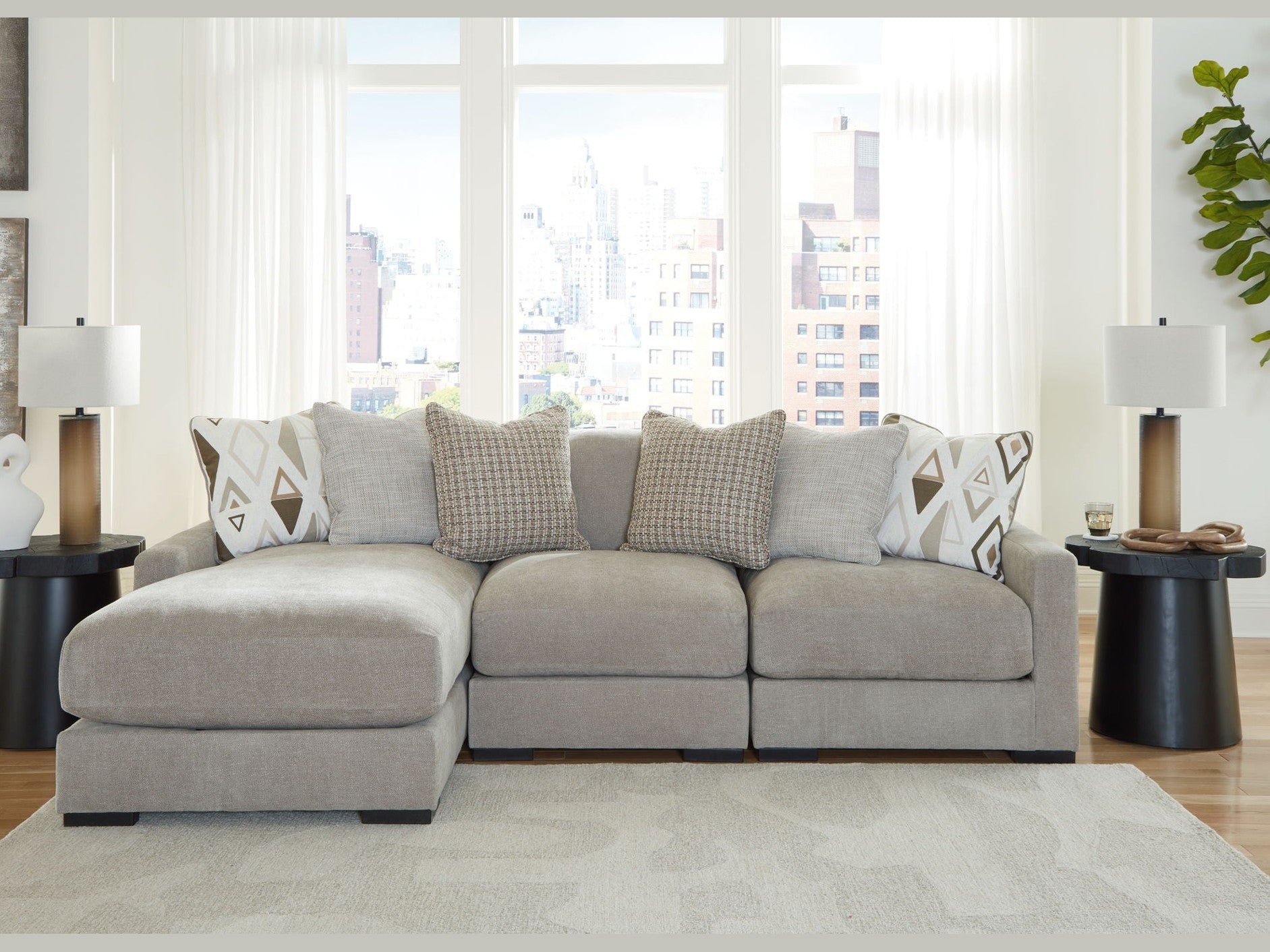 Aslan Court - Sectional