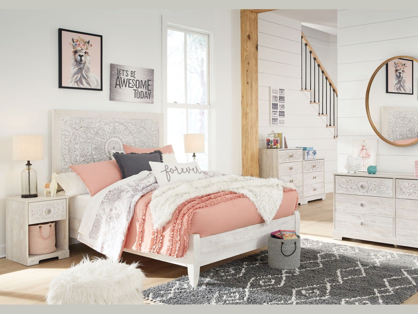 Paxberry - Six Drawer Dresser - Vinyl-Wrapped - Whitewash