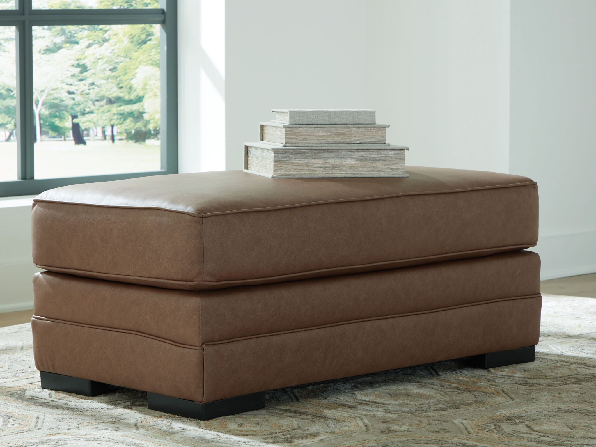 VillaCourt - Ottoman - Caramel