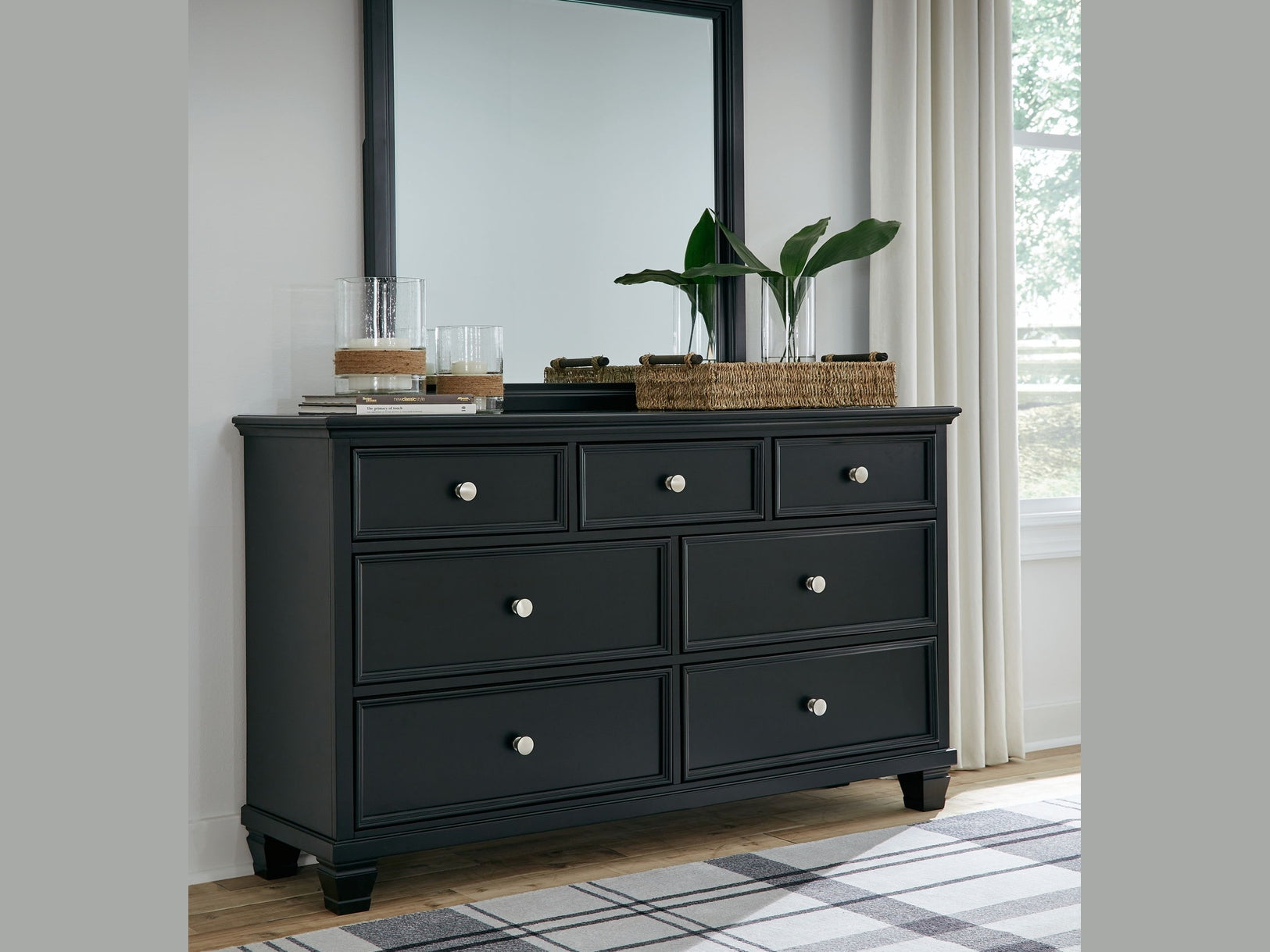 Lanolee - Panel Bedroom Set