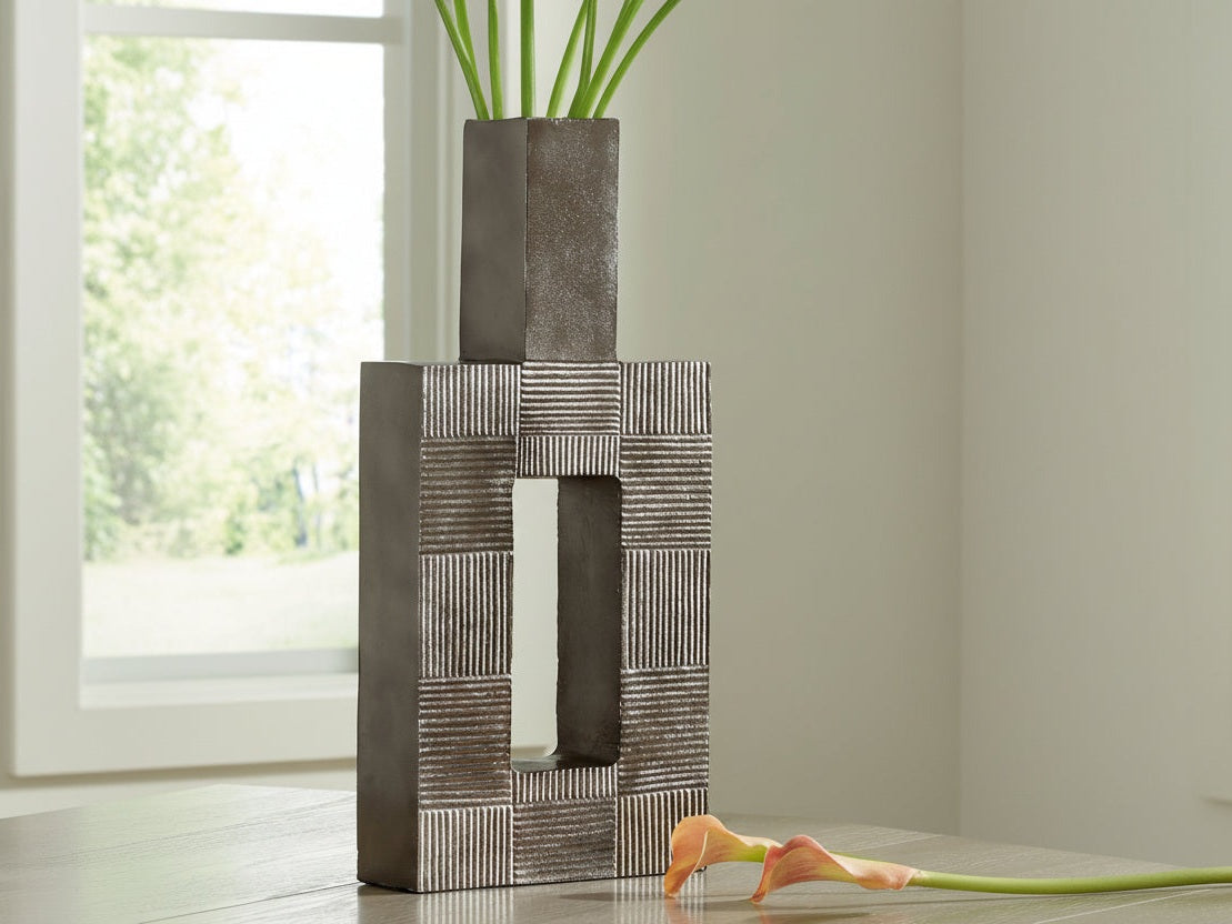 Wrengrove - Vase