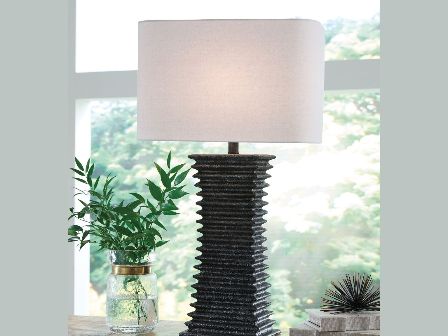 Golzar - Poly Table Lamp - Black