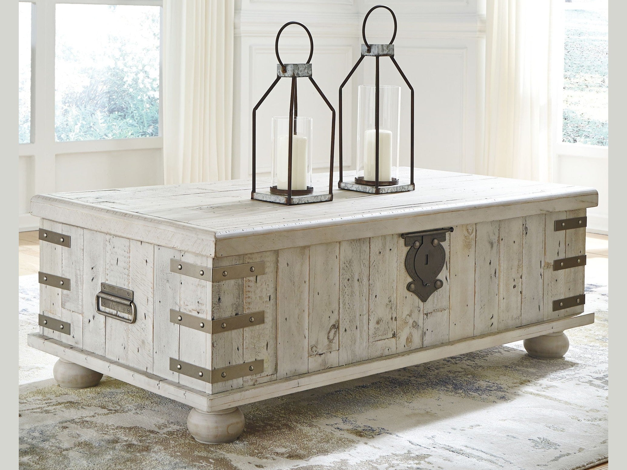 Carynhurst - Lift Top Cocktail Table - White Wash Gray