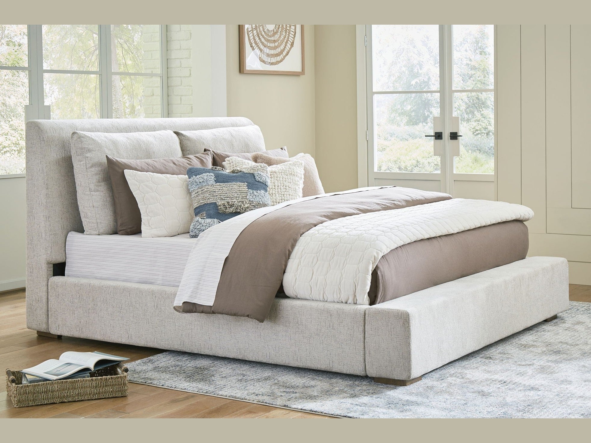 Cabalynn - Upholstered Bed