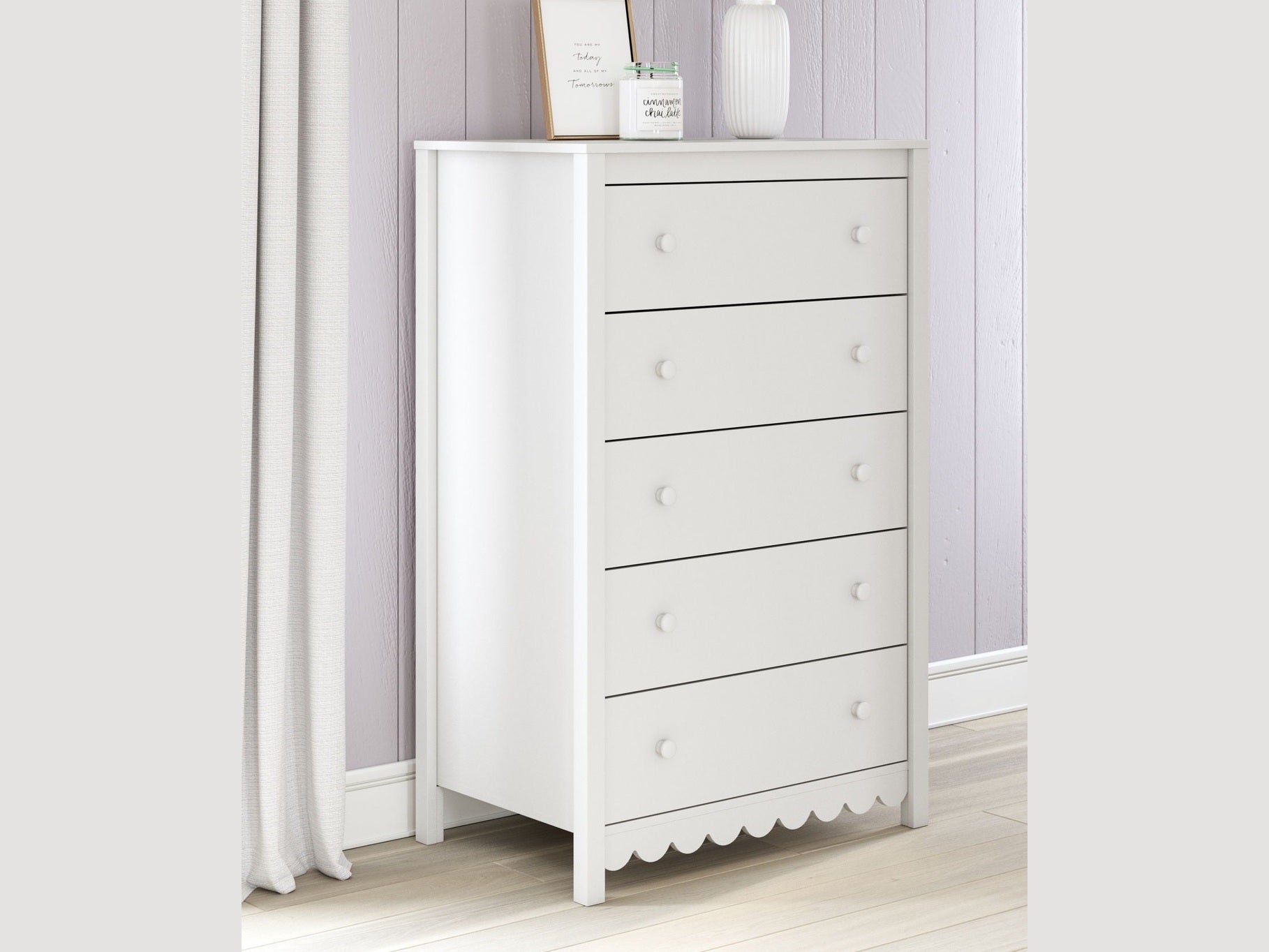 Hallityn - Five Drawer Chest - White