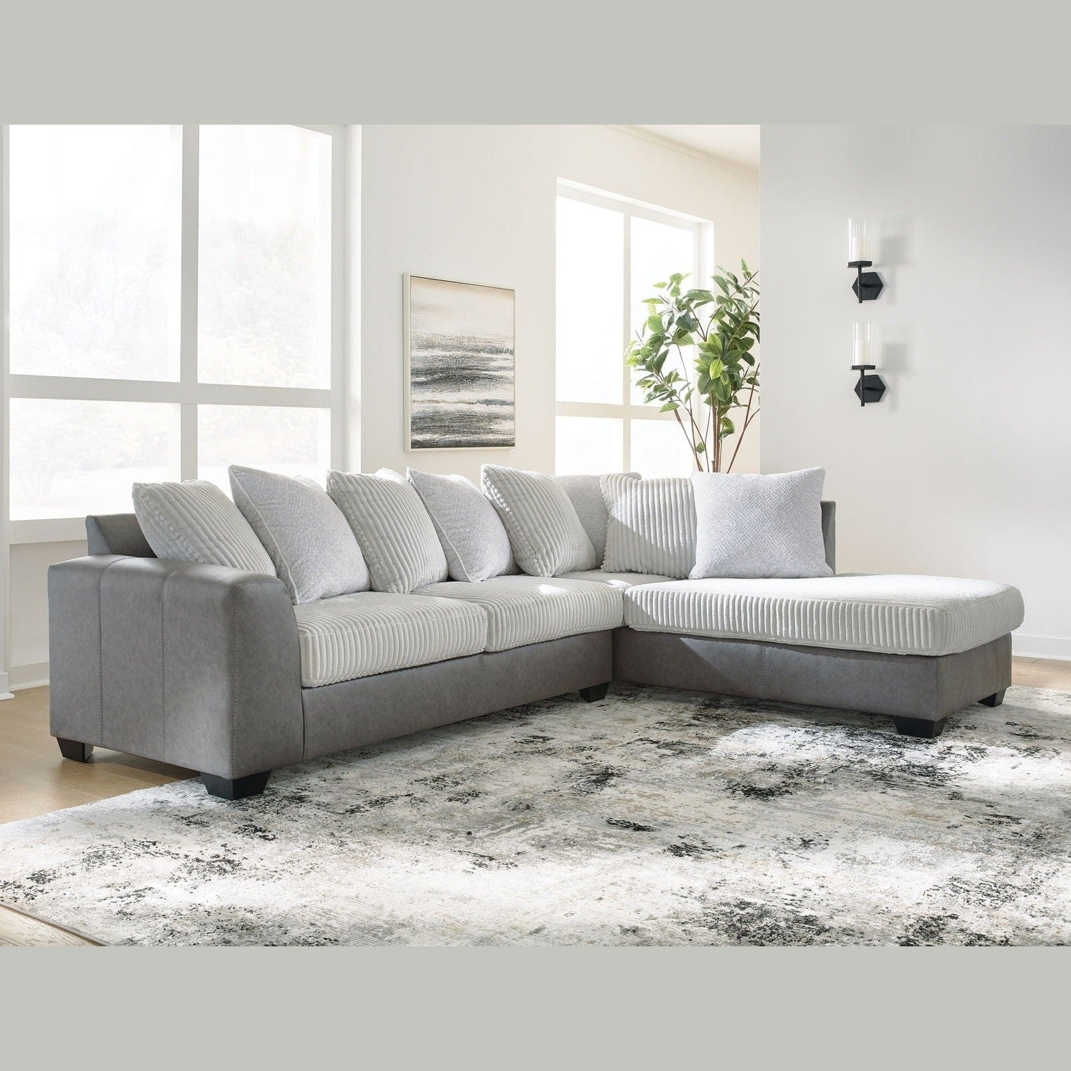 Clairette Court - Sectional