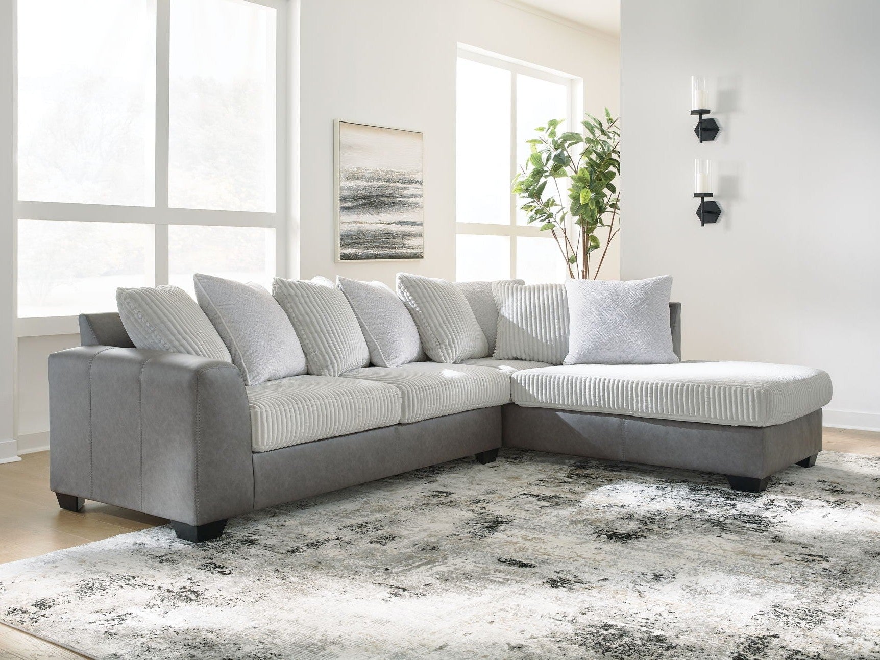 Clairette Court - Sectional