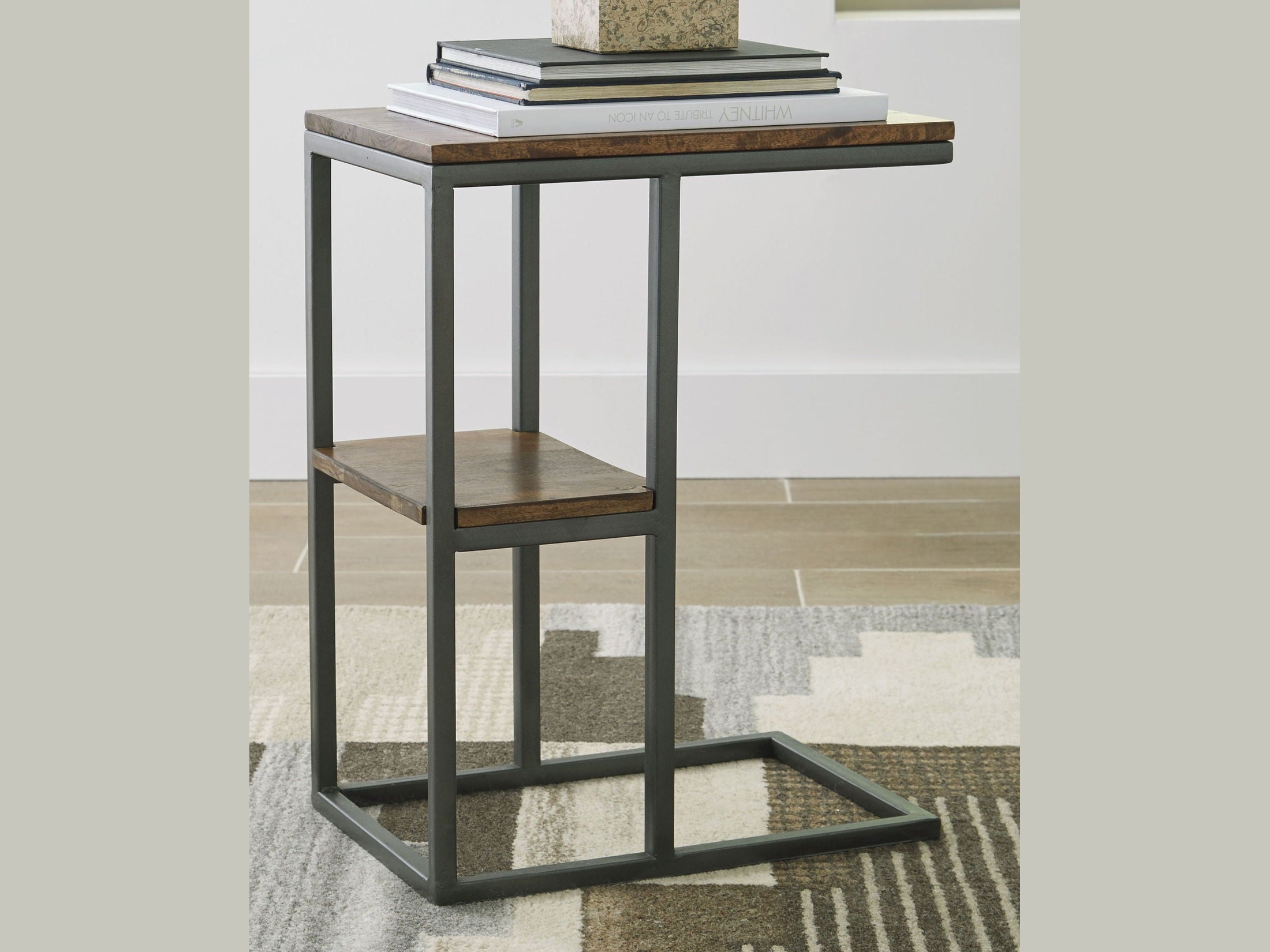 Forestmin - Accent Table - Natural / Black