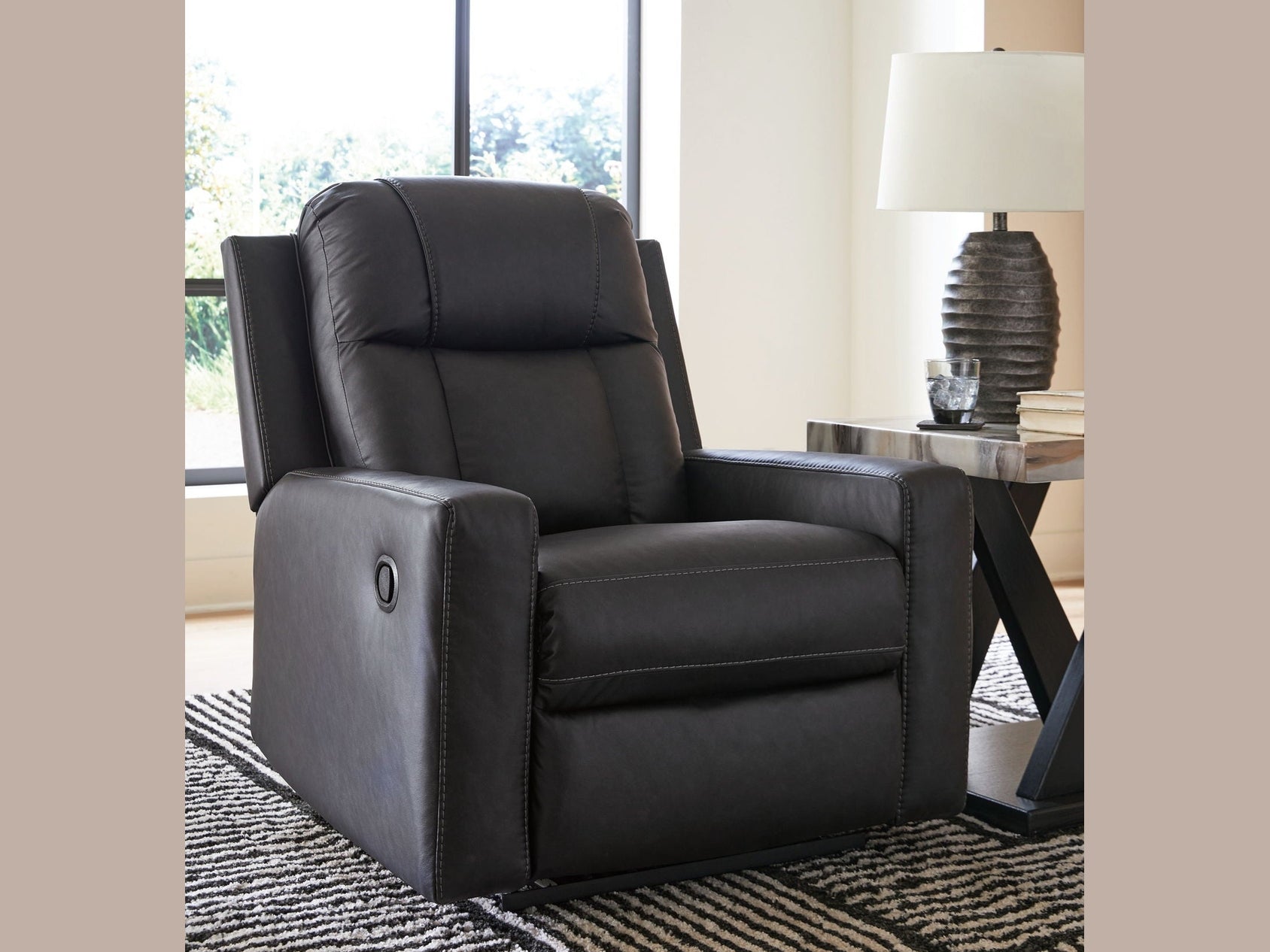 Mackmenville - Zero Wall Recliner