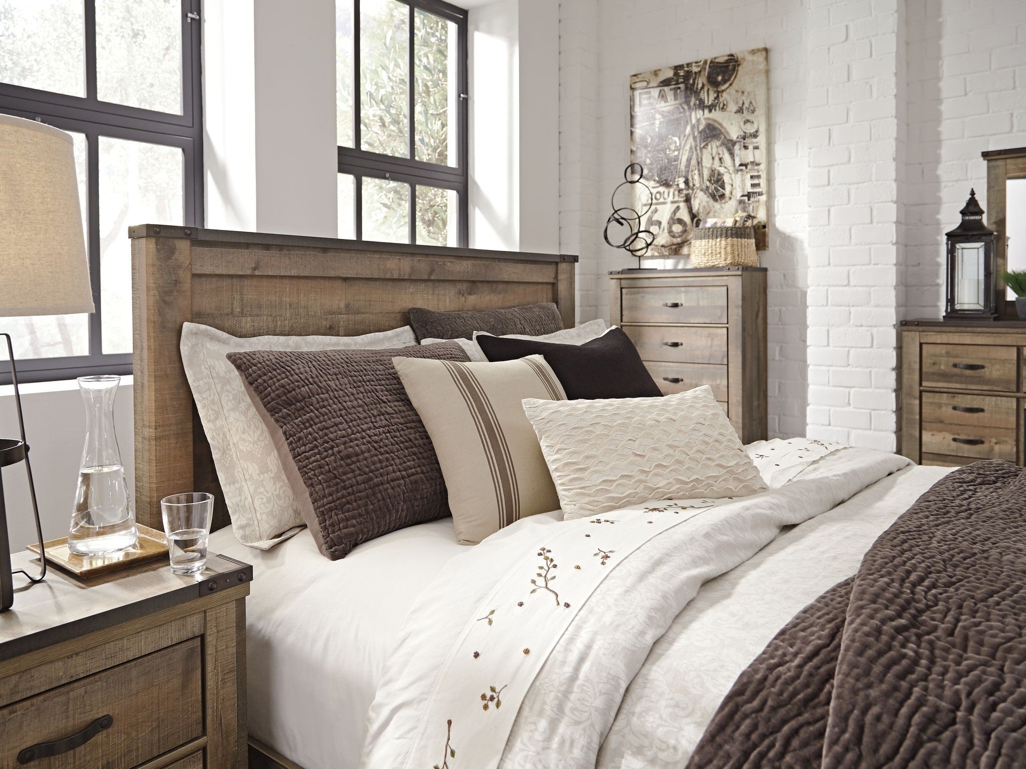 Trinell - Panel Headboard
