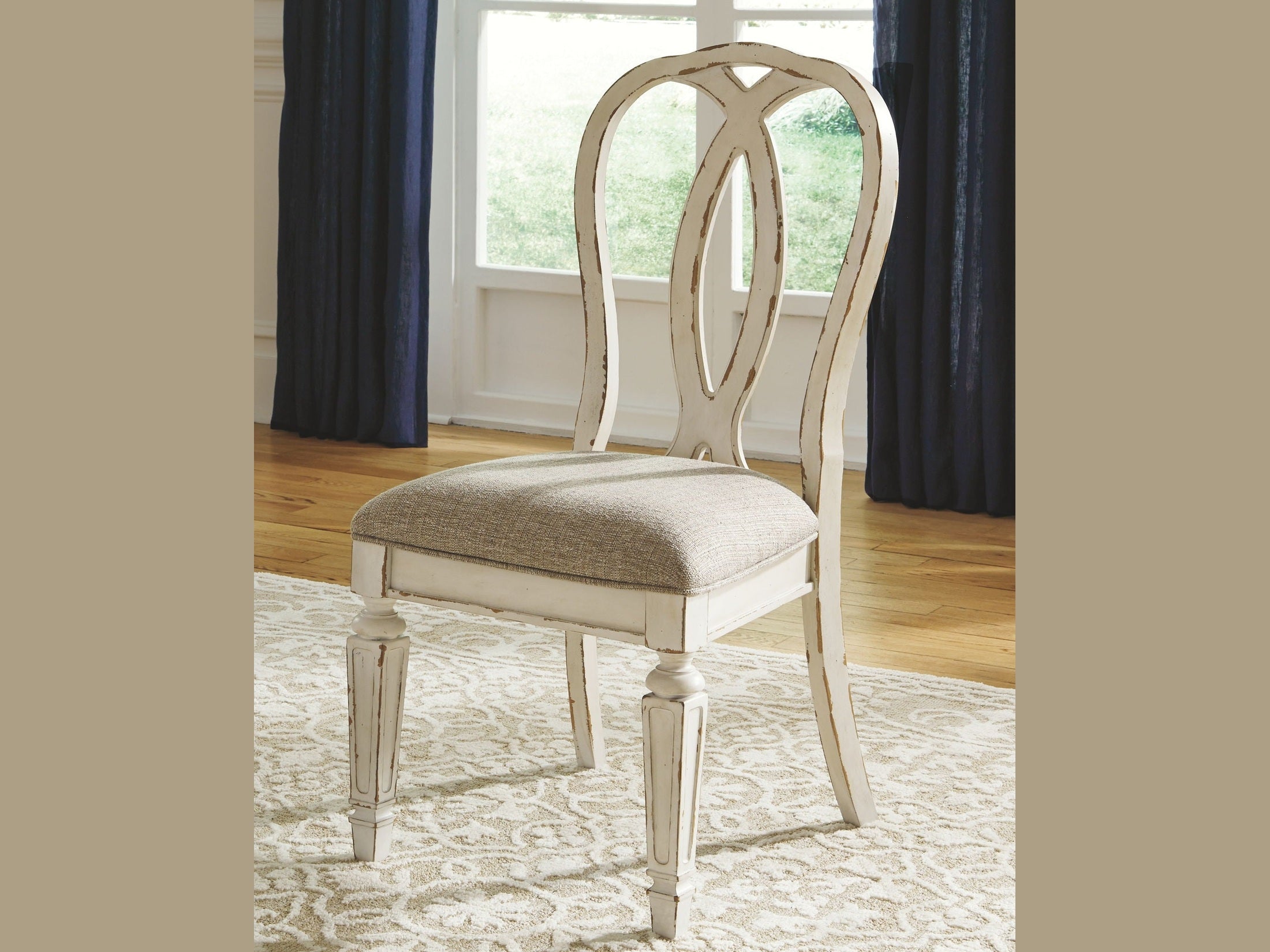 Realyn - Rectangular Dining Table Set