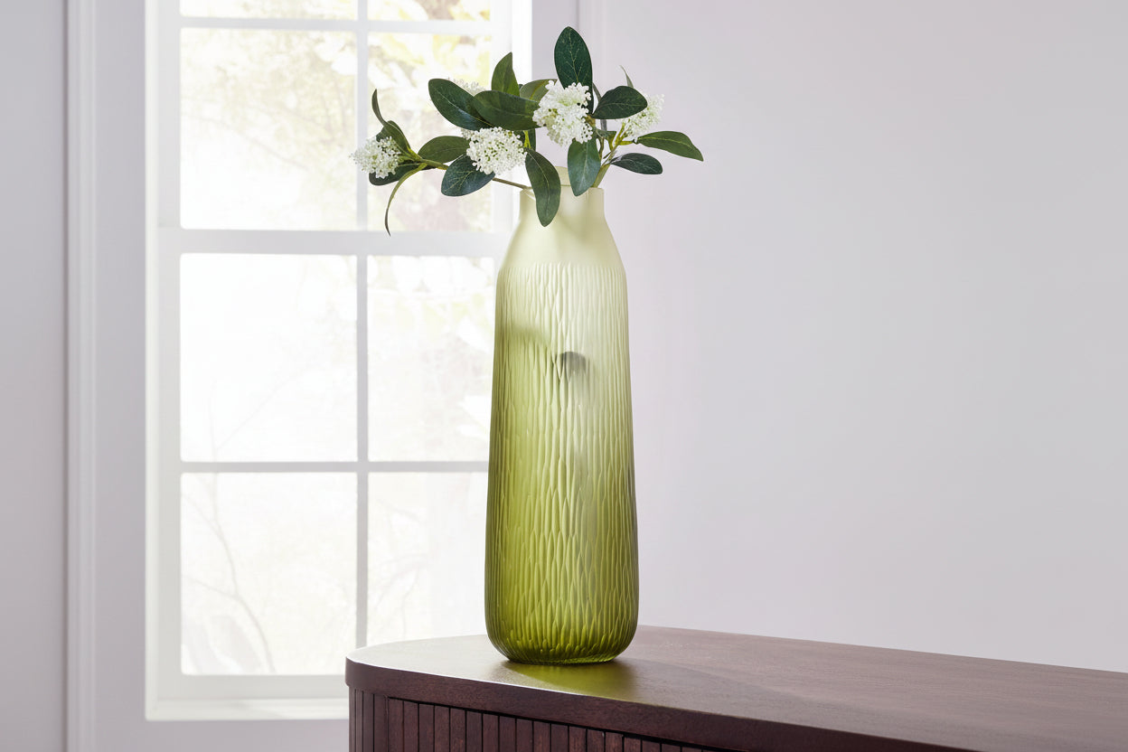 Scottyard - Vase