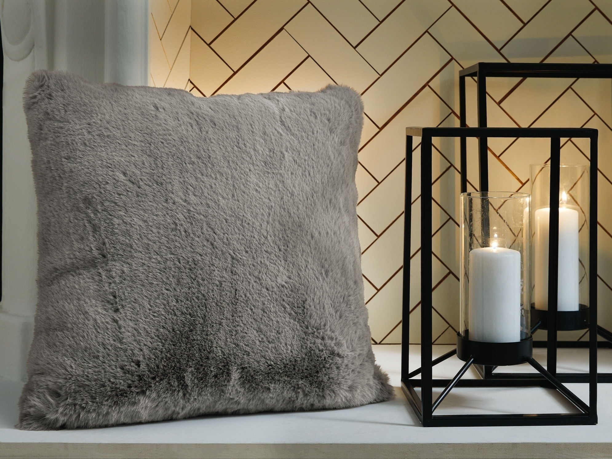 Gariland - Faux Fur Pillow