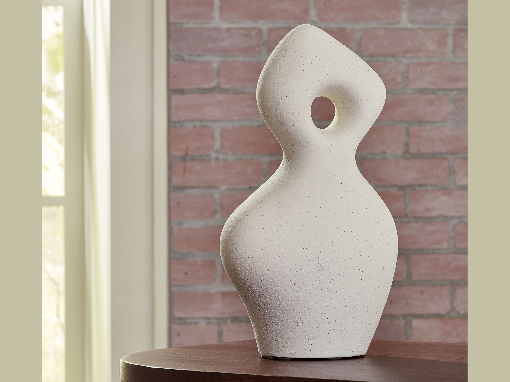 Arthrow - Sculpture - 14" - Off White