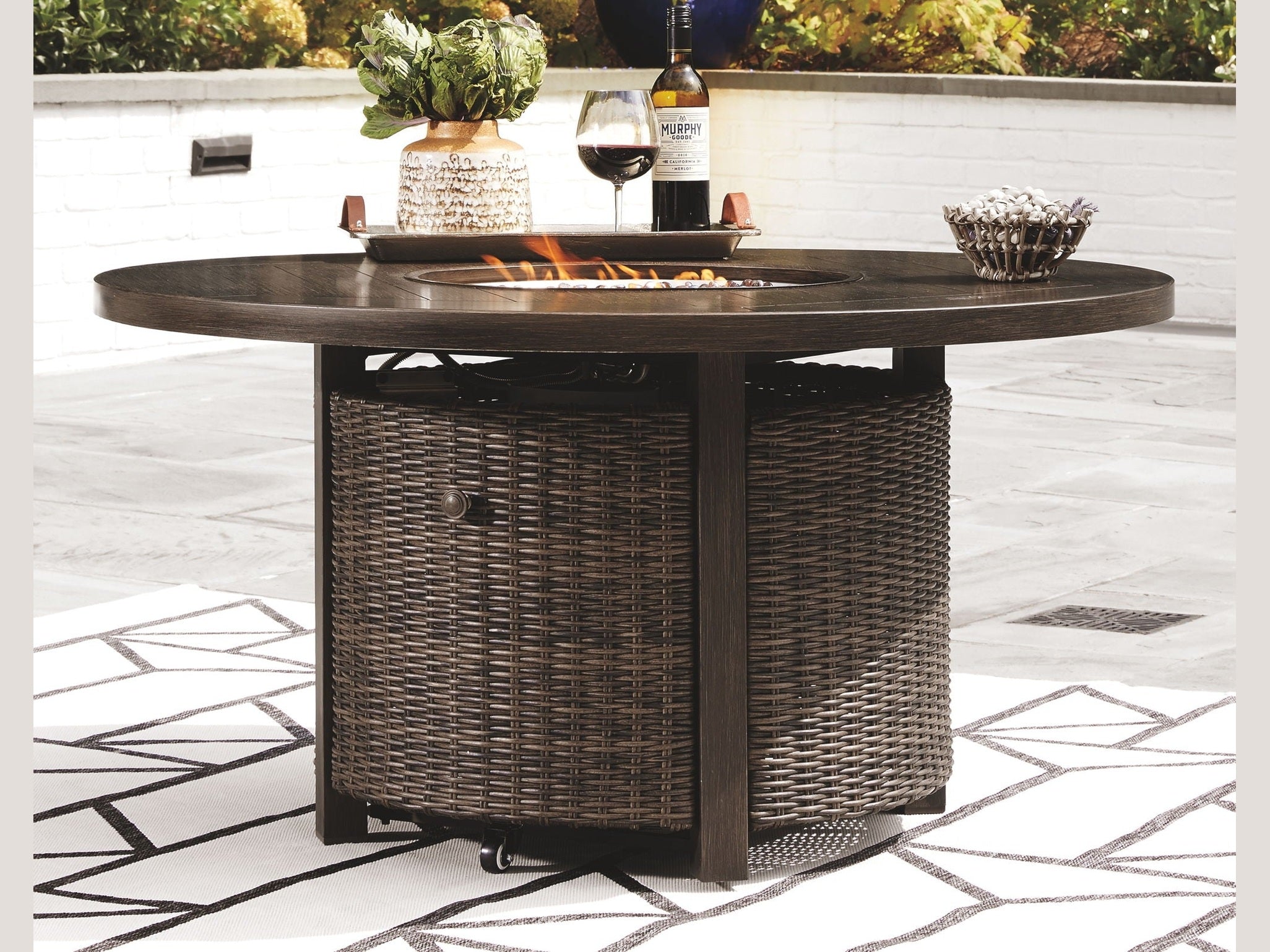 Paradise Trail - 5 Pc. - Conversation Set with 4 Swivel Lounge Chairs - Medium Brown